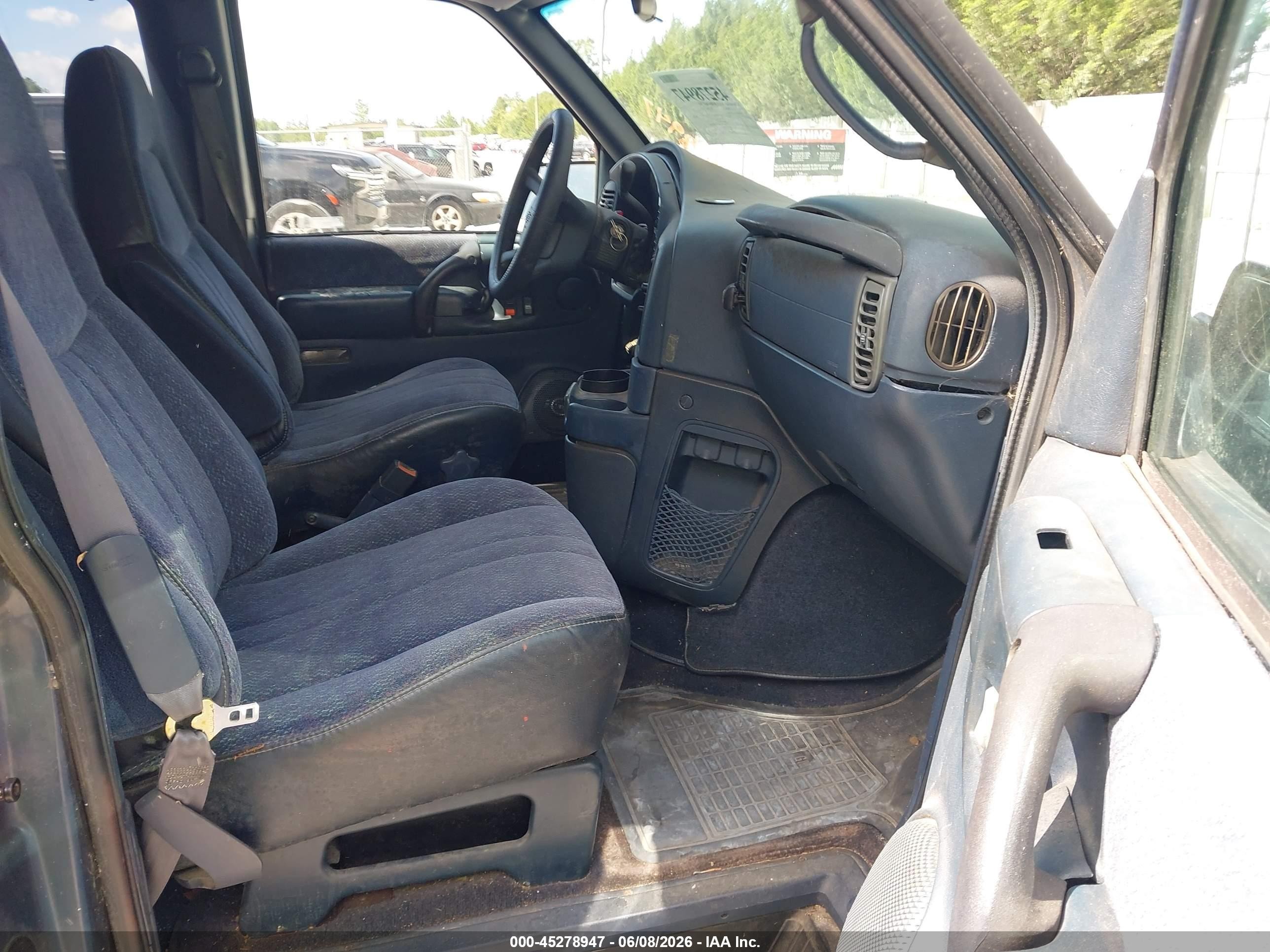 1998 Chevrolet Astro   Blue vin: 1GNDM19W1WB199079