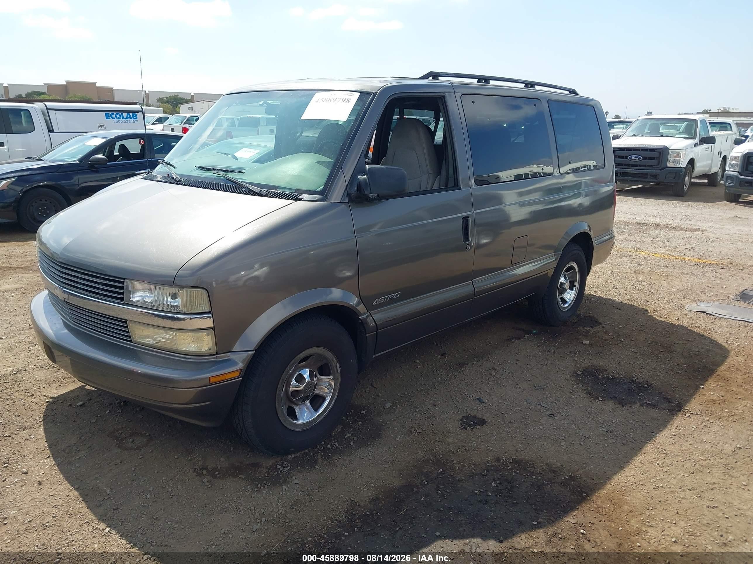 1999 Chevrolet Astro   Beige vin: 1GNDM19W1XB200541