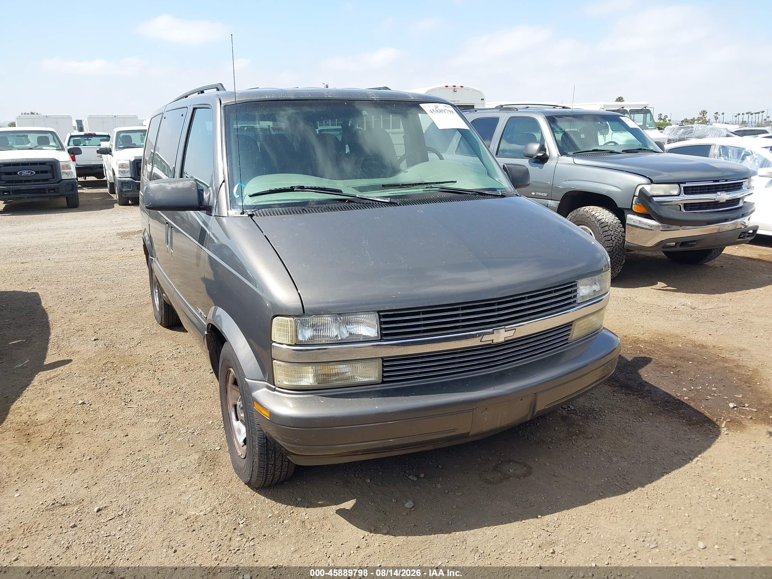 1999 Chevrolet Astro   Beige vin: 1GNDM19W1XB200541