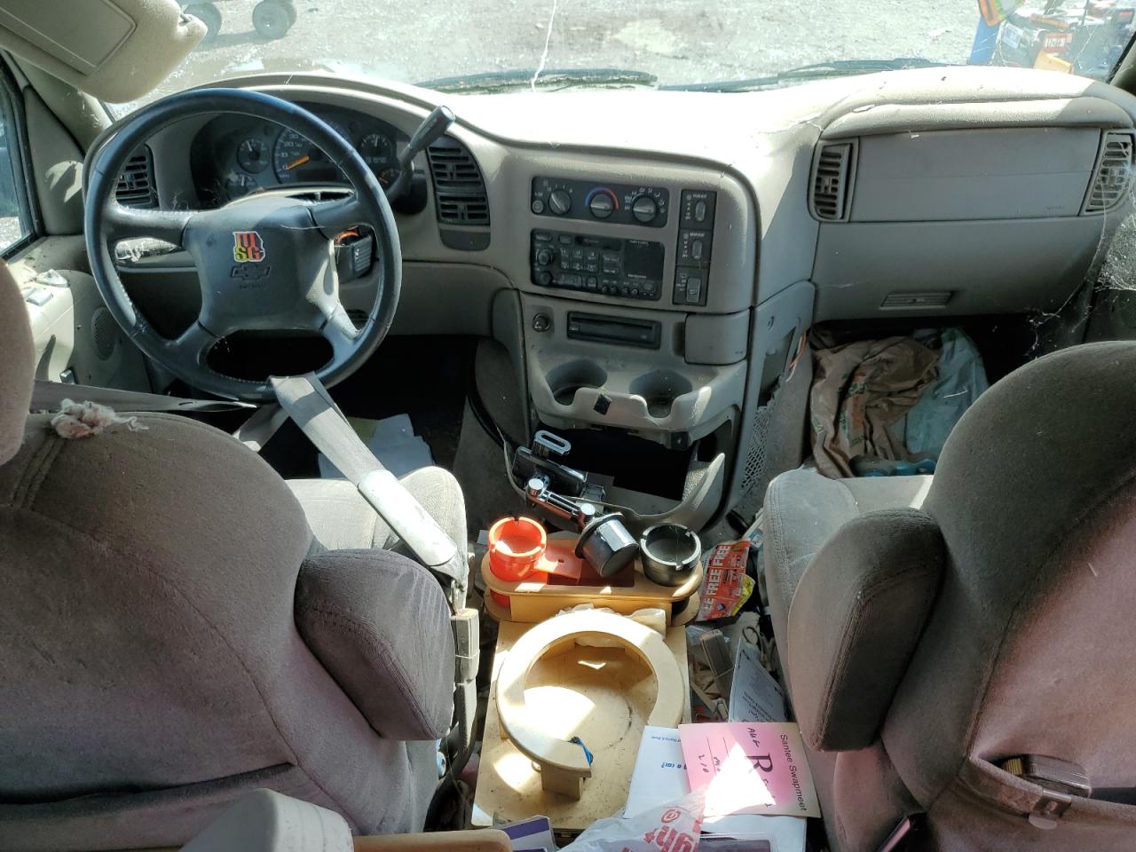 2000 Chevrolet Astro White vin: 1GNDM19W1YB198386