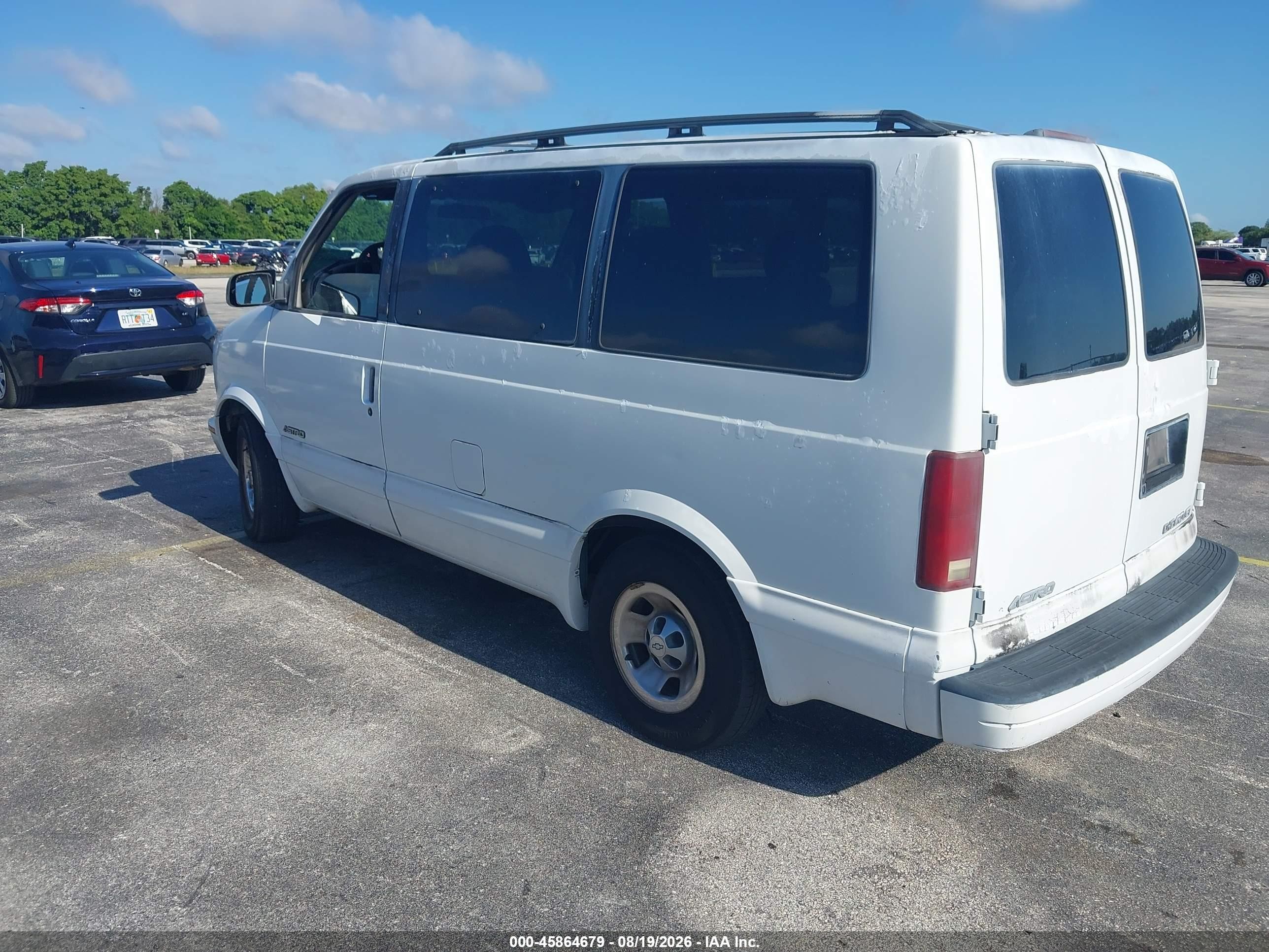 2001 Chevrolet Astro Ls Белый vin: 1GNDM19W21B121483