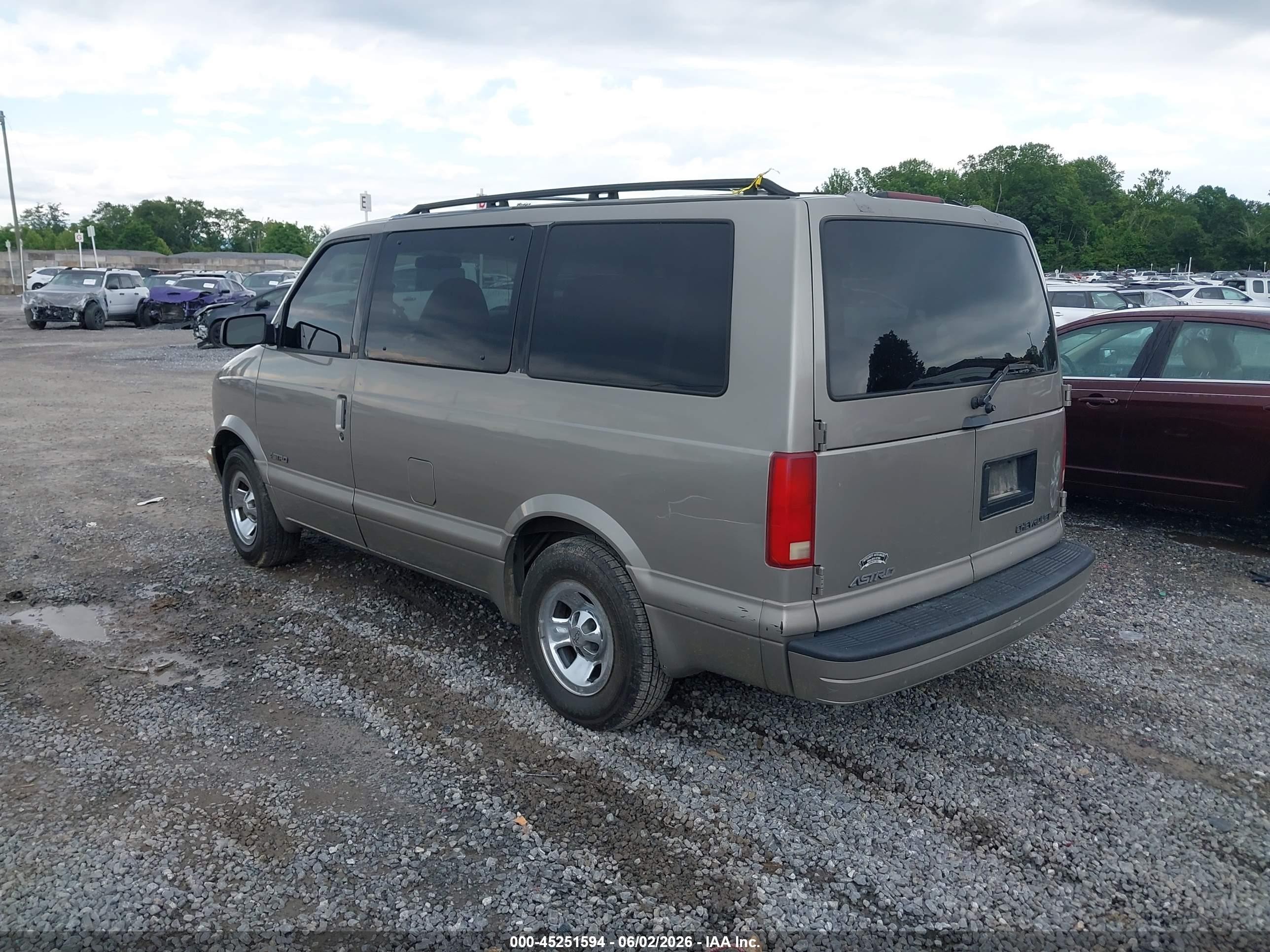 2001 Chevrolet Astro Ls Champagne vin: 1GNDM19W21B126604