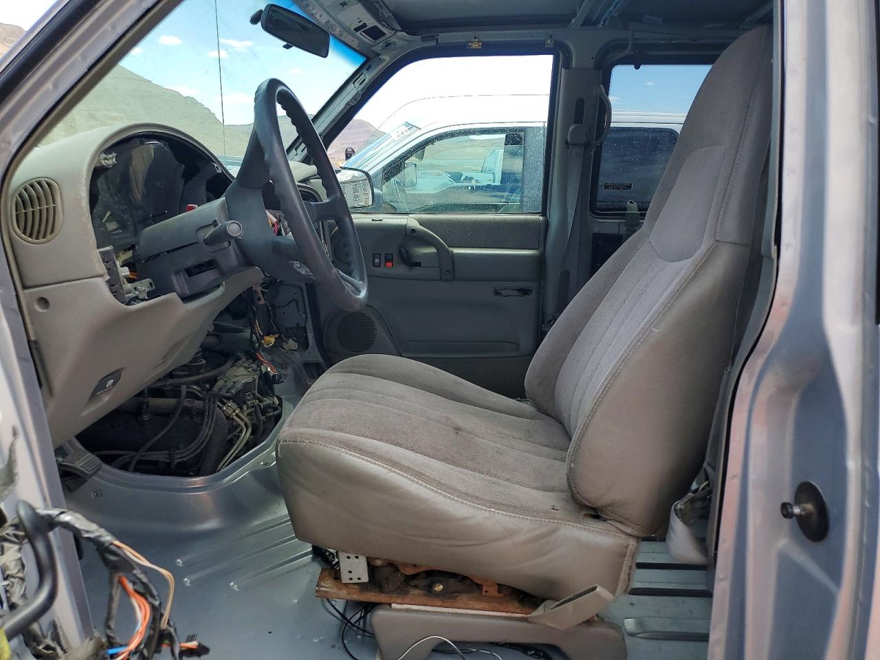 2000 Chevrolet Astro Серый vin: 1GNDM19W2YB134051