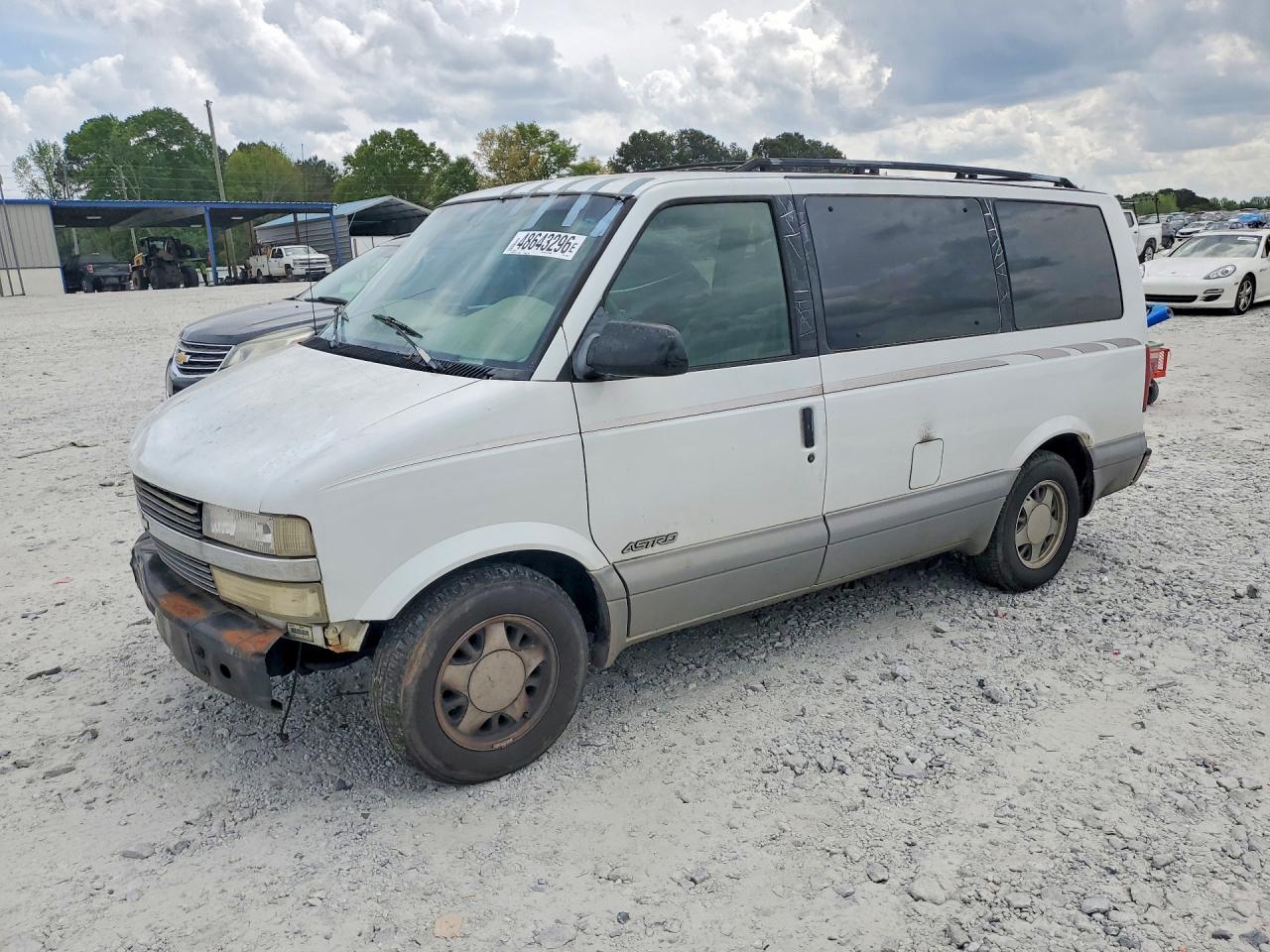 2000 Chevrolet Astro White vin: 1GNDM19W2YB142800