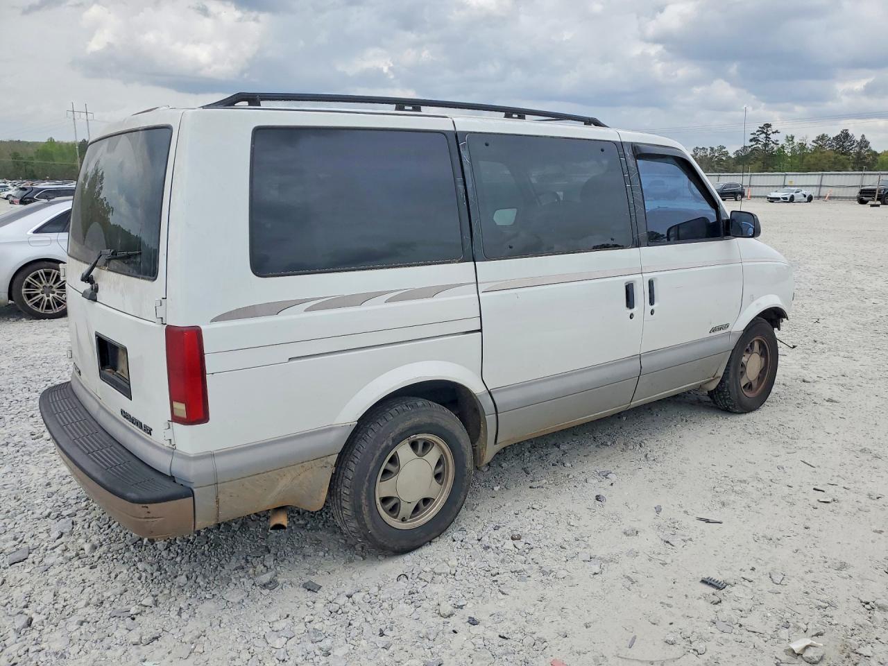 2000 Chevrolet Astro White vin: 1GNDM19W2YB142800
