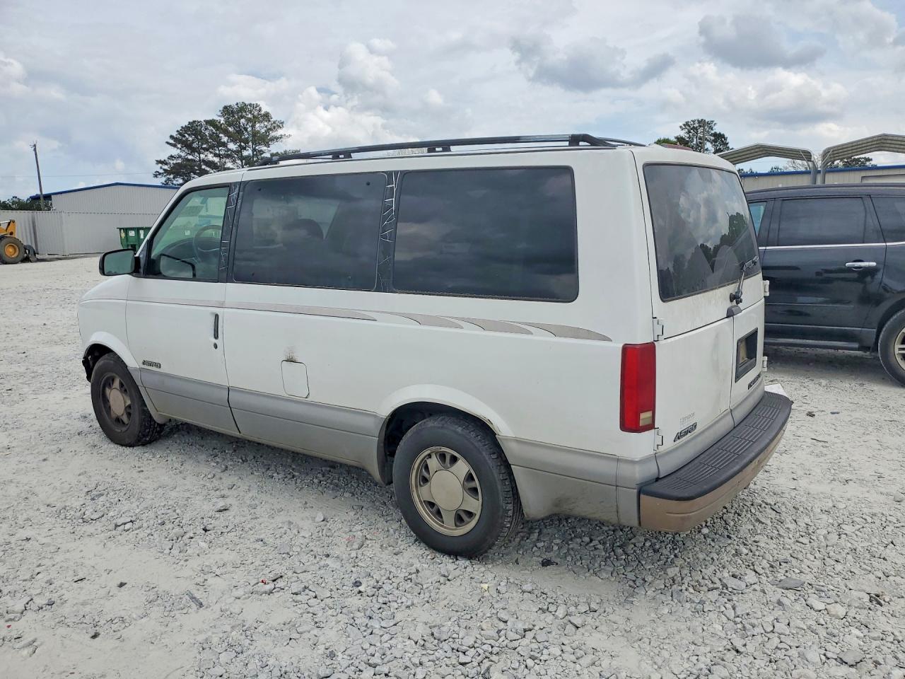 2000 Chevrolet Astro White vin: 1GNDM19W2YB142800