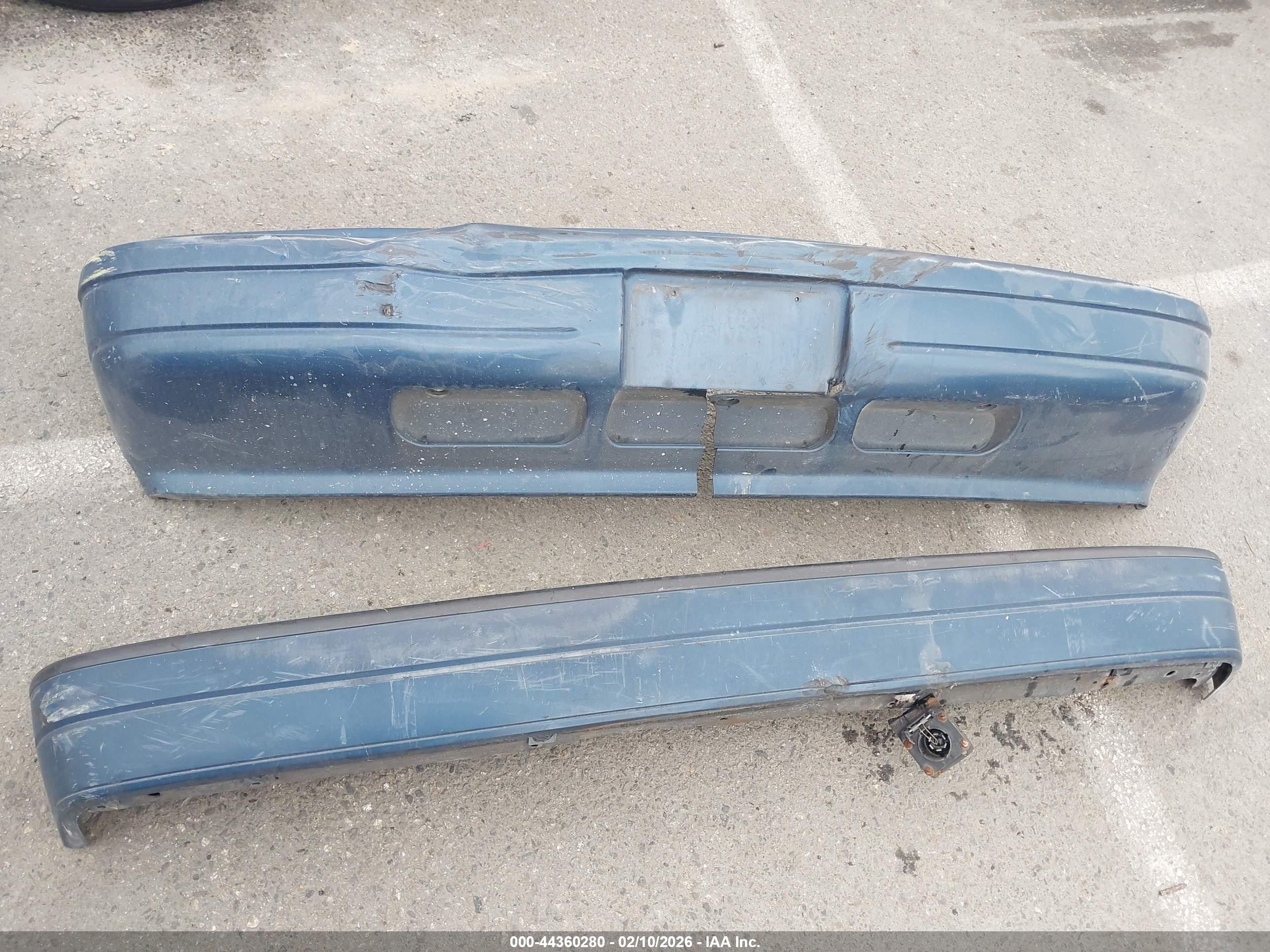 2000 Chevrolet Astro   Blue vin: 1GNDM19W2YB180382