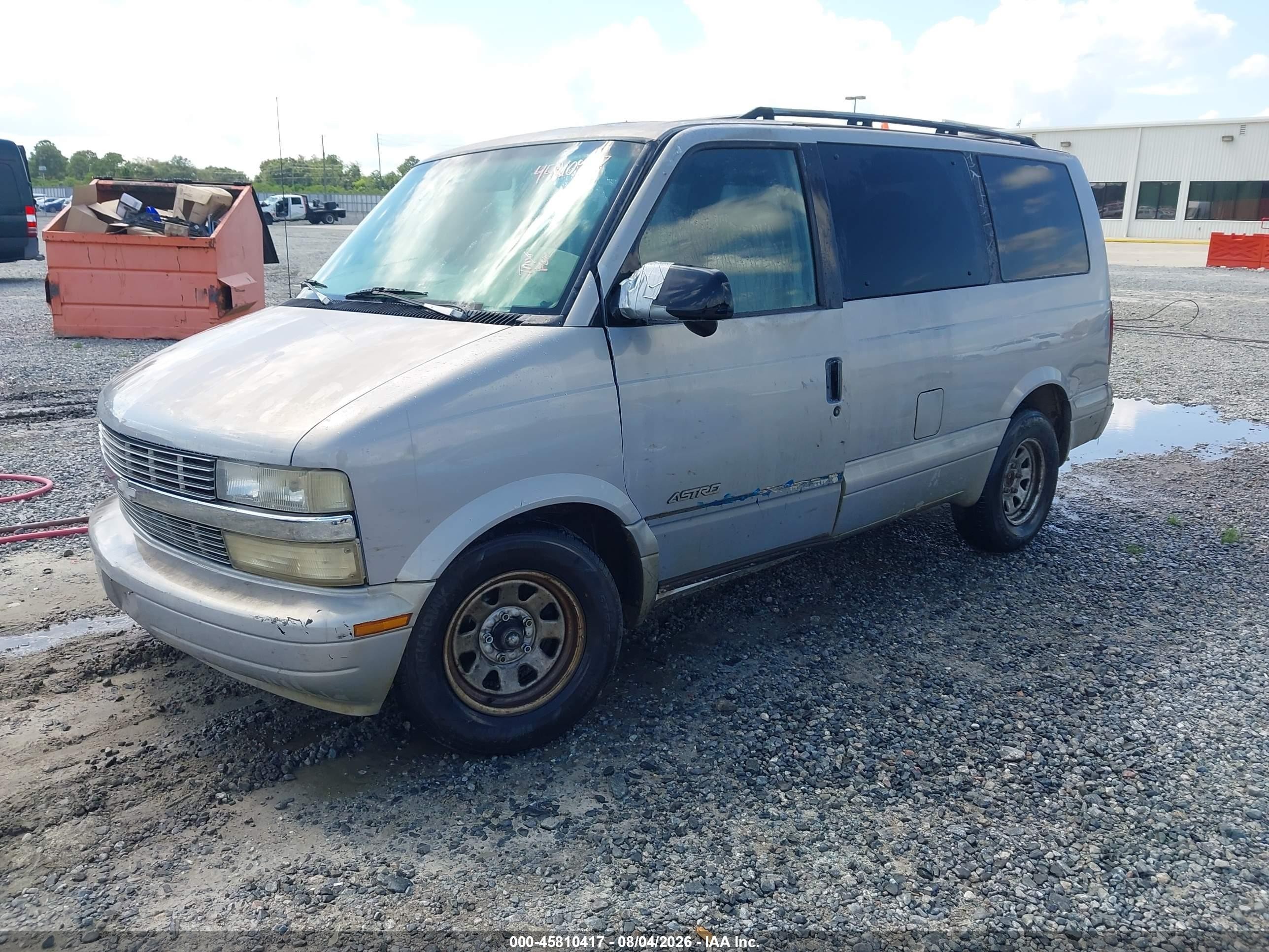 2000 Chevrolet Astro   Silver vin: 1GNDM19W3YB136259