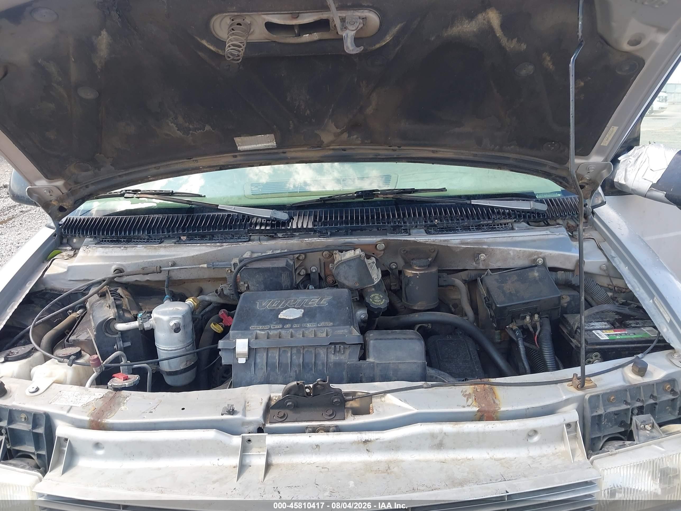 2000 Chevrolet Astro   Silver vin: 1GNDM19W3YB136259