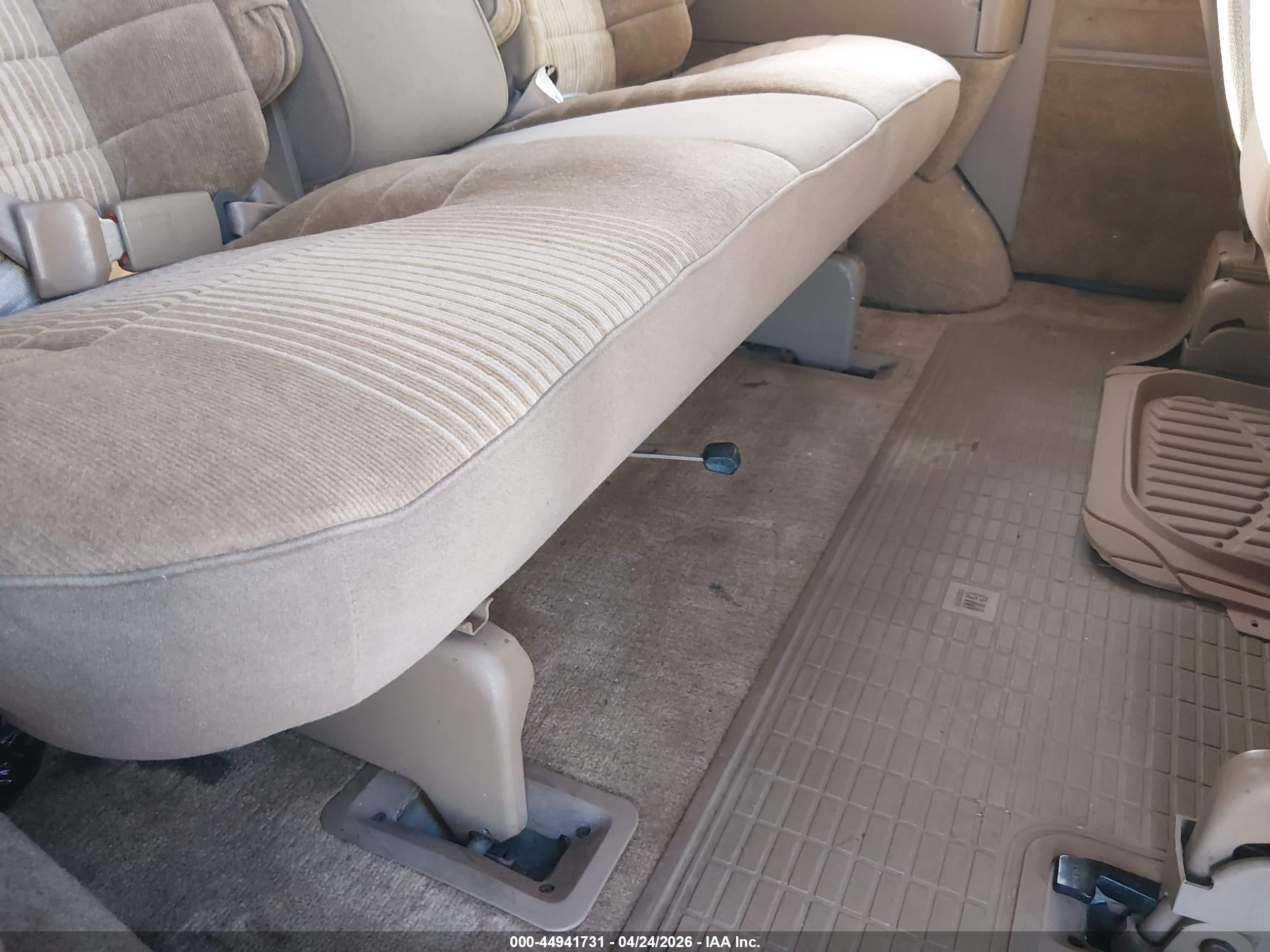1993 Chevrolet Astro   Tan vin: 1GNDM19W4PB221500