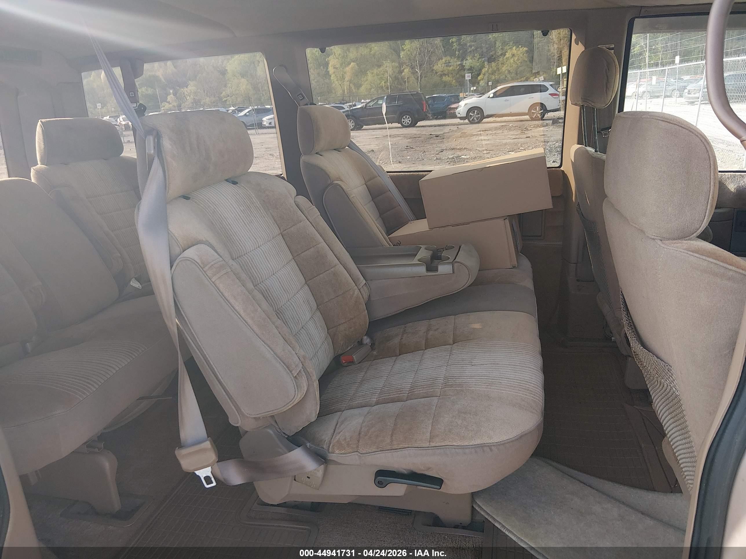 1993 Chevrolet Astro   Tan vin: 1GNDM19W4PB221500