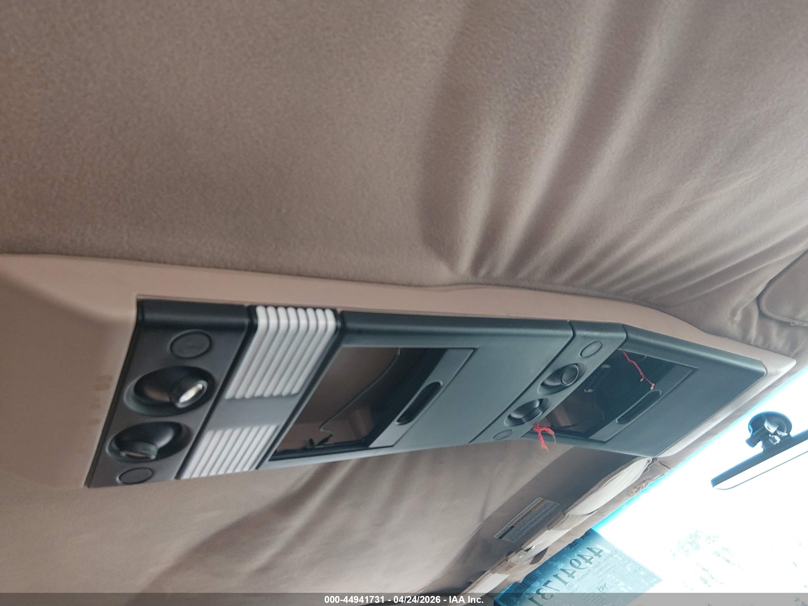 1993 Chevrolet Astro   Tan vin: 1GNDM19W4PB221500