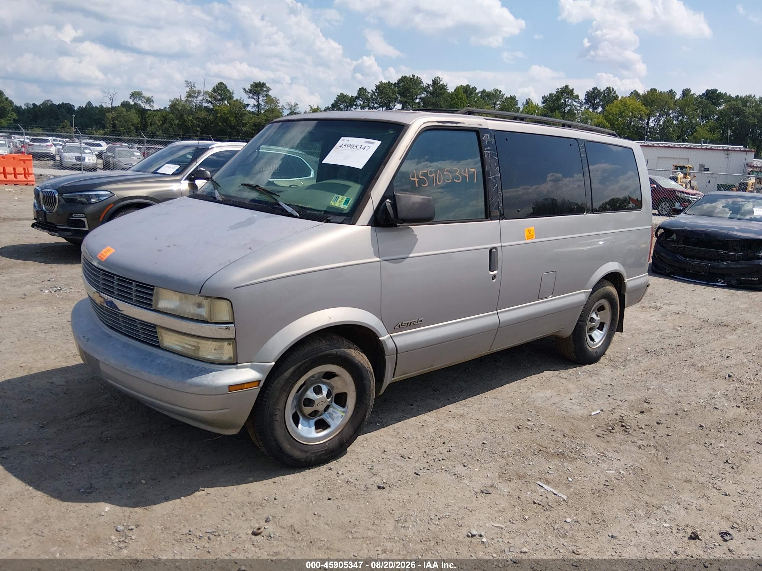 2000 Chevrolet Astro   Gray vin: 1GNDM19W4YB119633