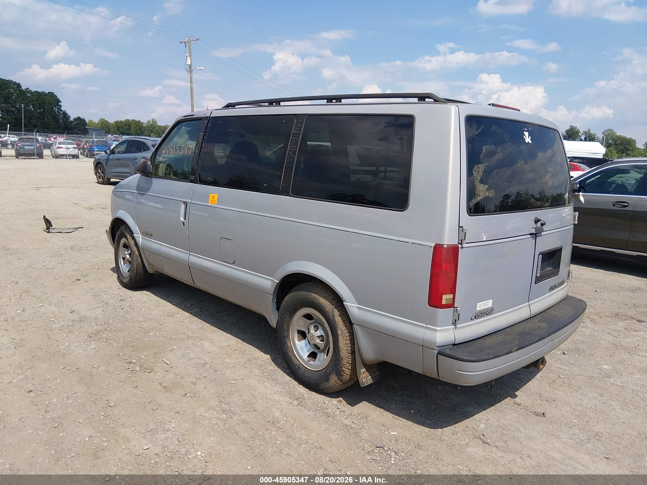 2000 Chevrolet Astro   Gray vin: 1GNDM19W4YB119633