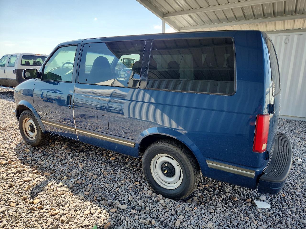 2000 Chevrolet Astro Blue vin: 1GNDM19W4YB178617