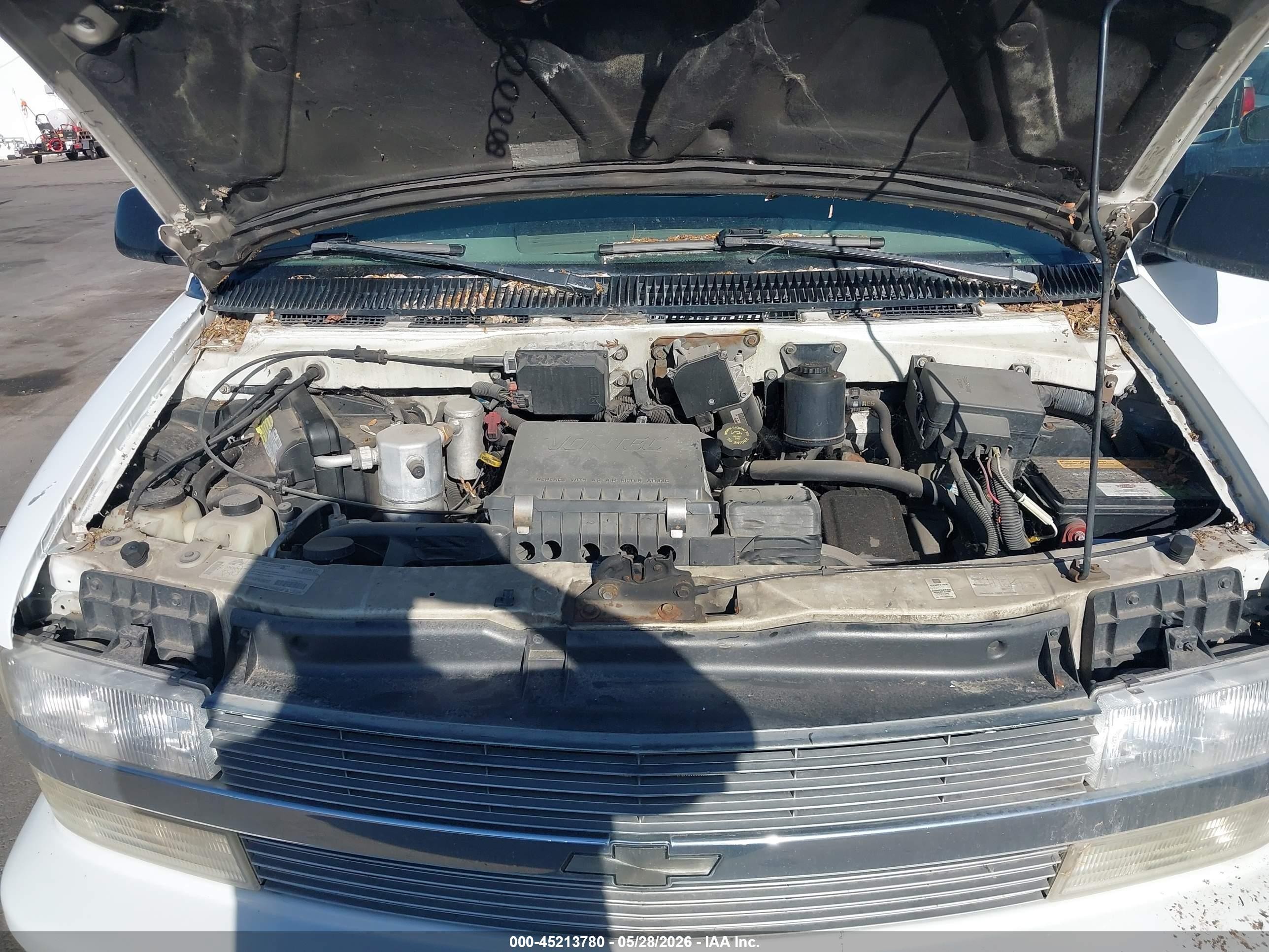 1997 Chevrolet Astro   White vin: 1GNDM19W5VB141622
