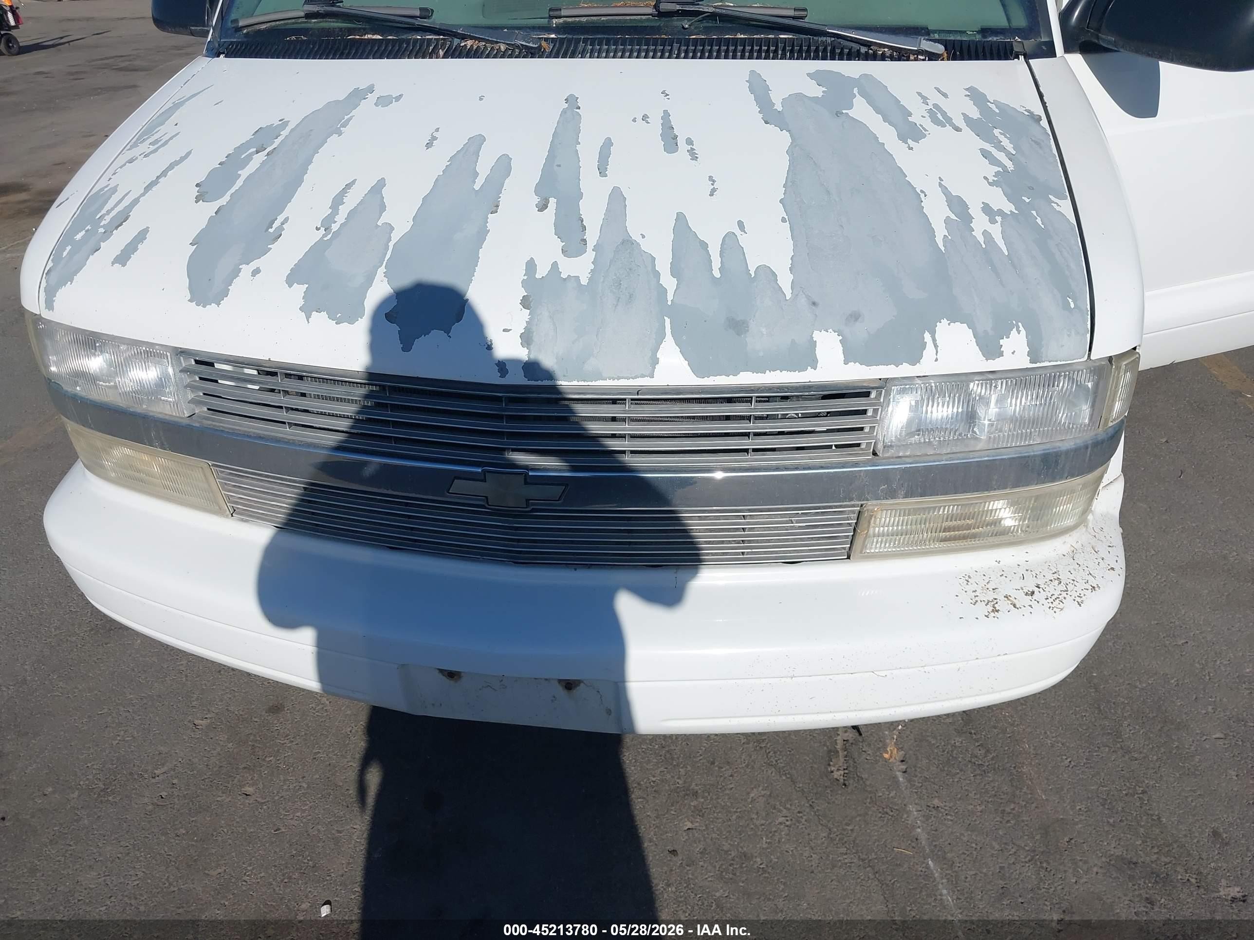 1997 Chevrolet Astro   White vin: 1GNDM19W5VB141622
