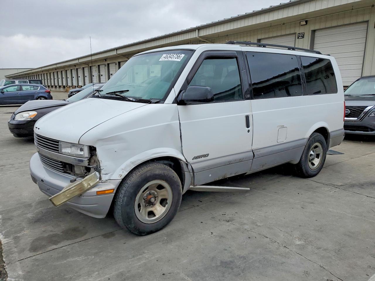 1999 Chevrolet Astro White vin: 1GNDM19W6XB154107