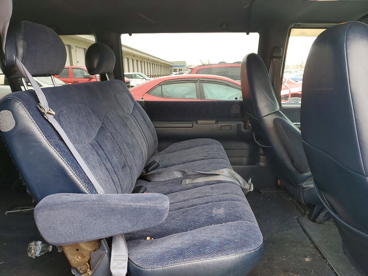 1999 Chevrolet Astro White vin: 1GNDM19W6XB154107