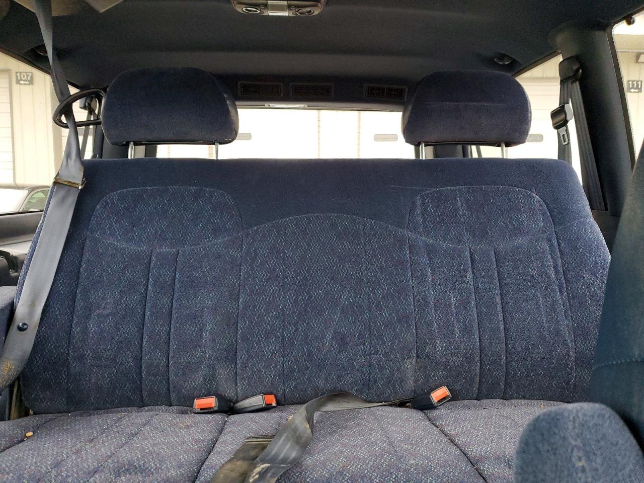 1999 Chevrolet Astro White vin: 1GNDM19W6XB154107
