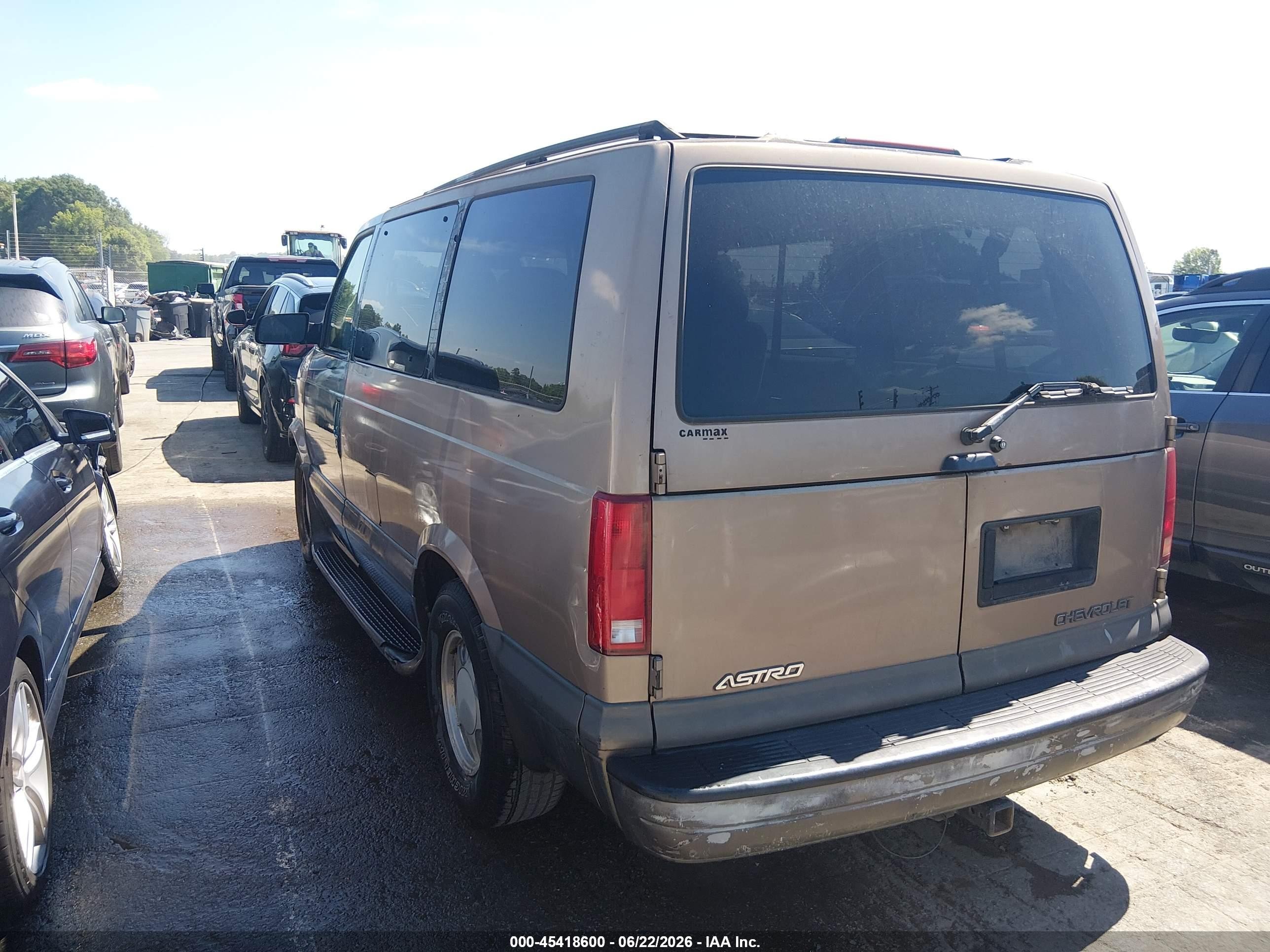 1999 Chevrolet Astro Passenger   Brown vin: 1GNDM19W6XB182733