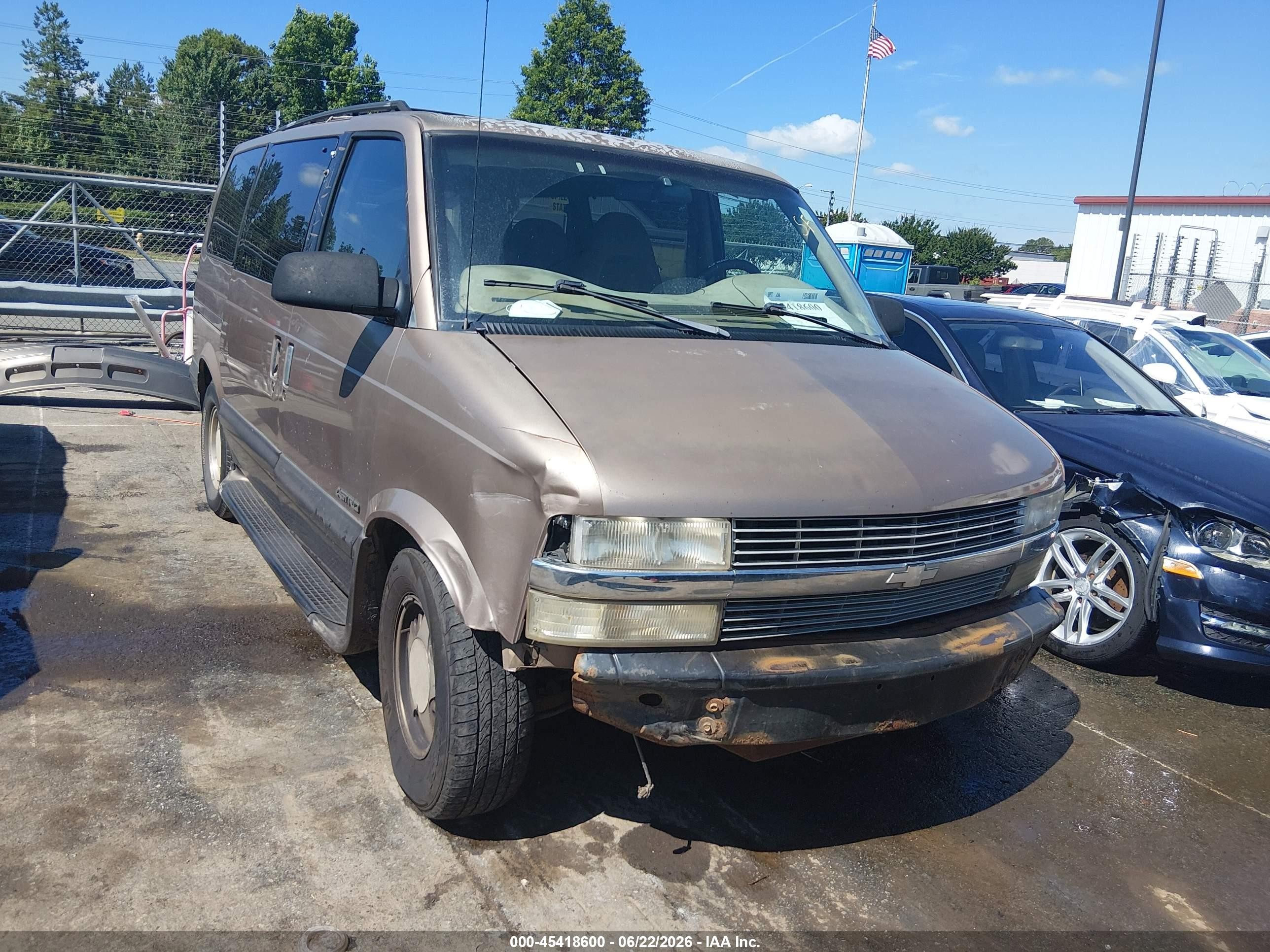 1999 Chevrolet Astro Passenger   Brown vin: 1GNDM19W6XB182733