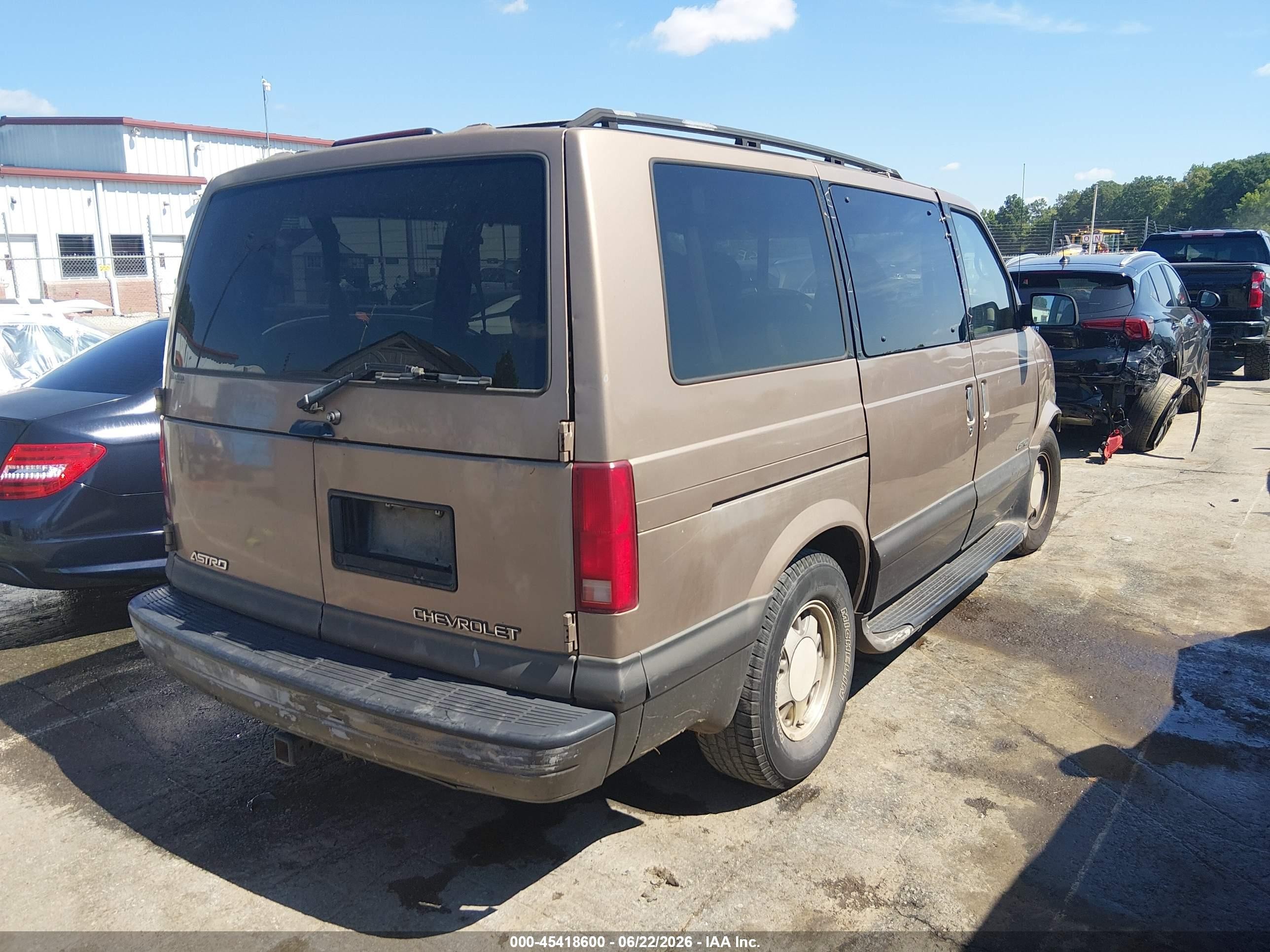 1999 Chevrolet Astro Passenger   Brown vin: 1GNDM19W6XB182733