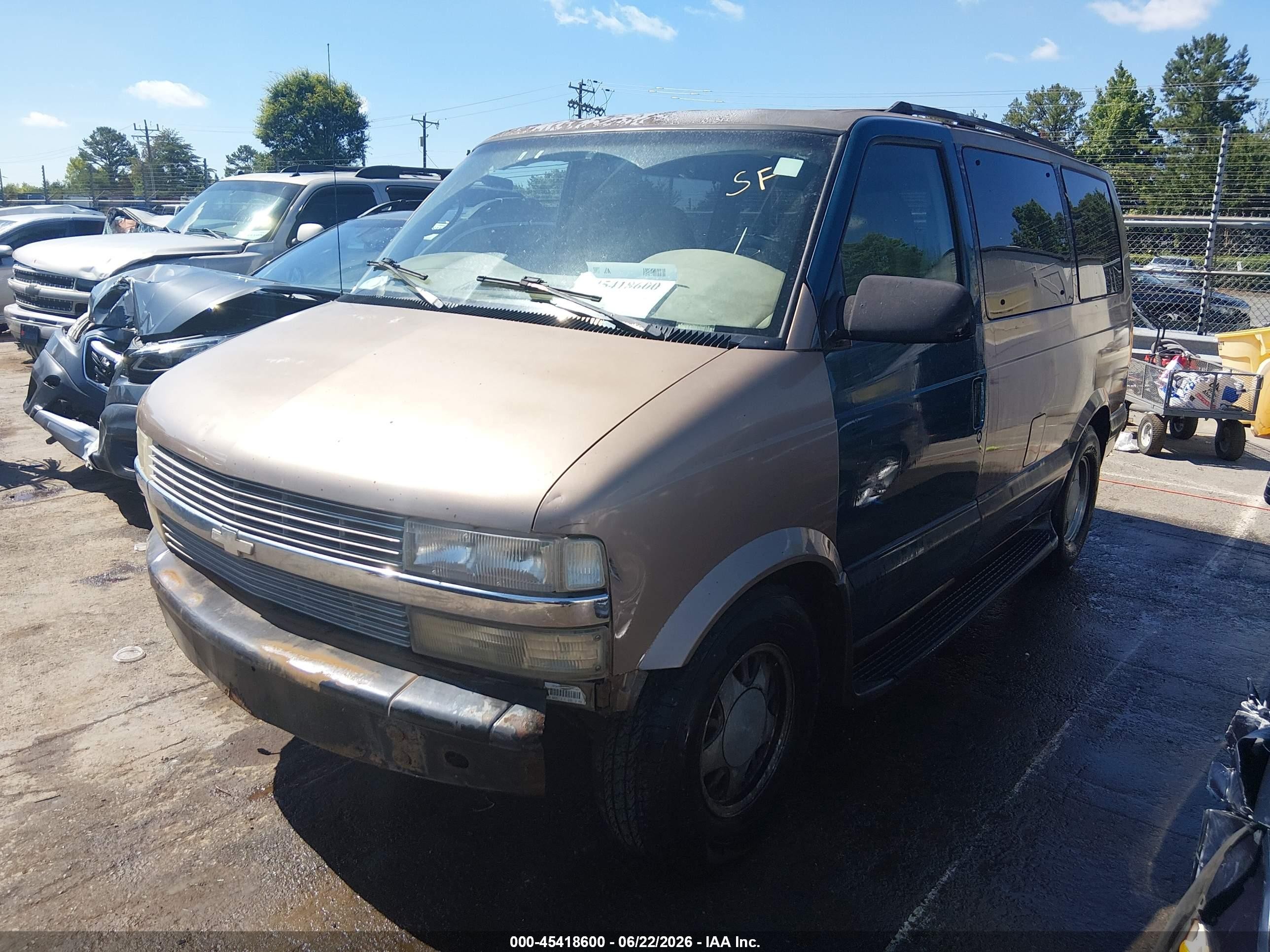 1999 Chevrolet Astro Passenger   Brown vin: 1GNDM19W6XB182733