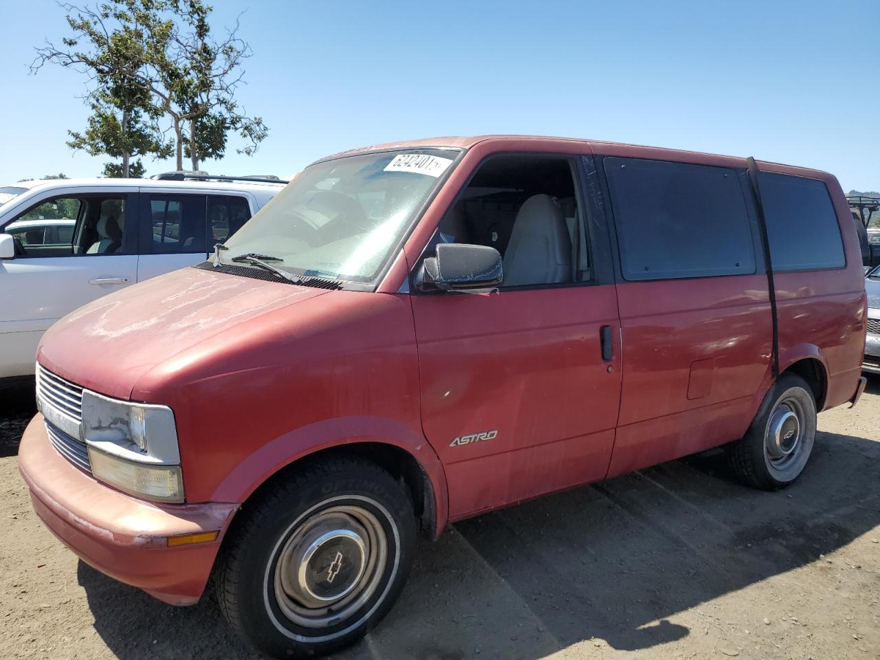 1999 Chevrolet Astro Red vin: 1GNDM19W7XB195832