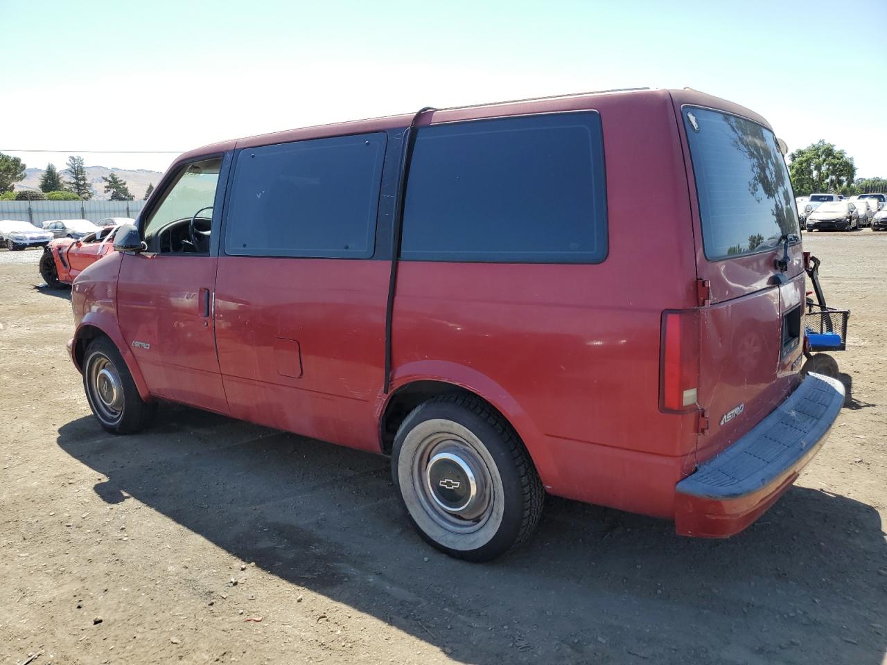 1999 Chevrolet Astro Red vin: 1GNDM19W7XB195832