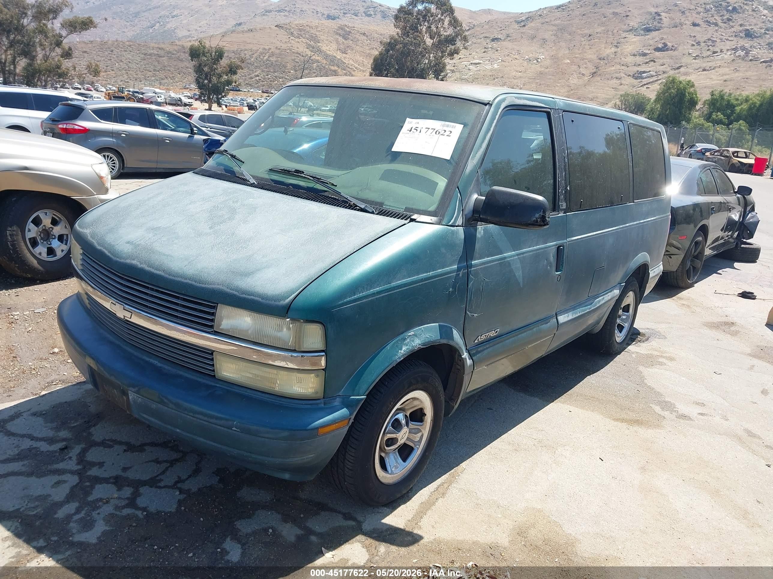 1998 Chevrolet Astro   Green vin: 1GNDM19W8WB204519