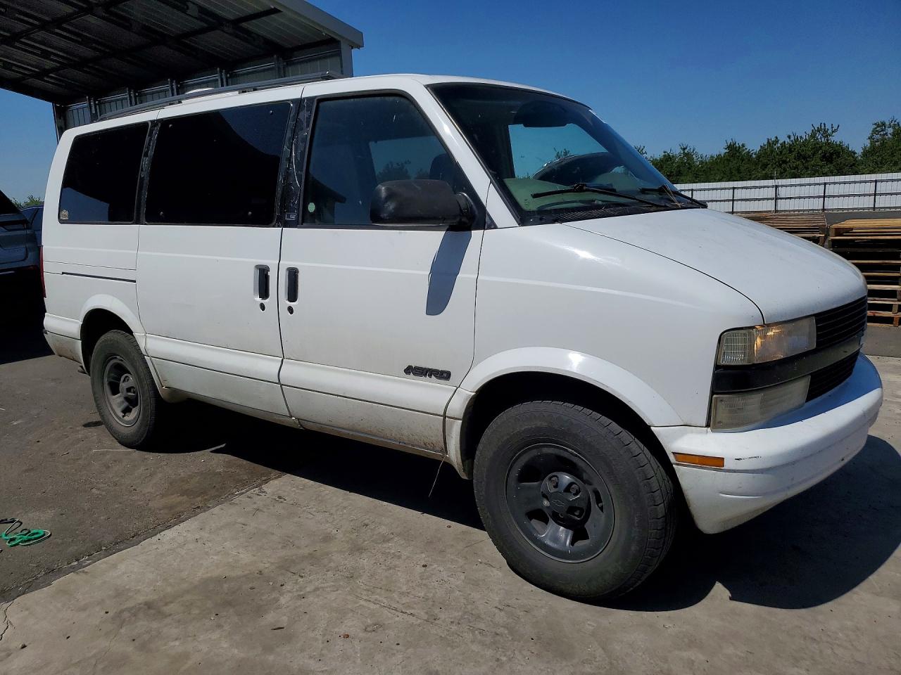 2000 Chevrolet Astro White vin: 1GNDM19W8YB114919