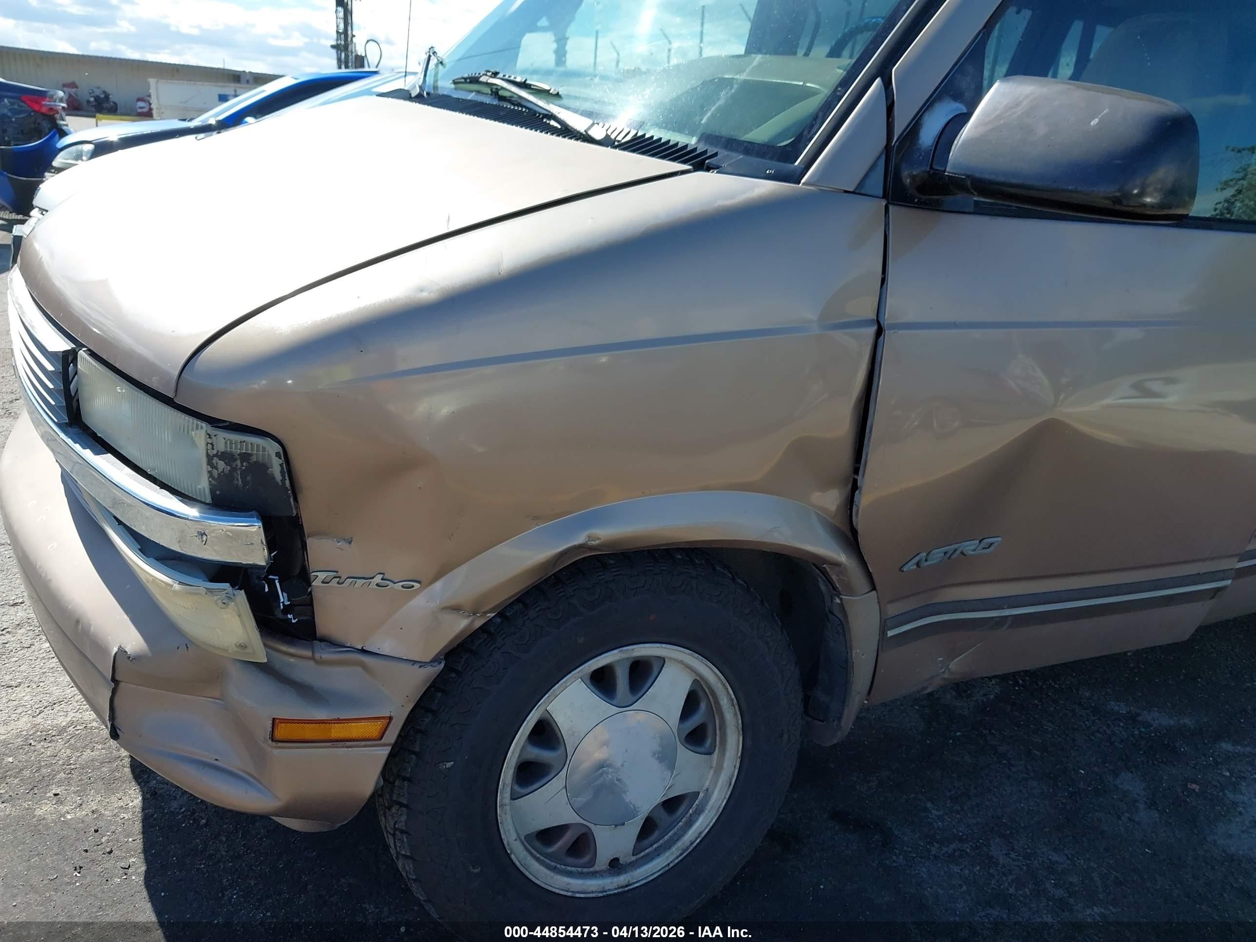 1995 Chevrolet Astro   Brown vin: 1GNDM19W9SB262293