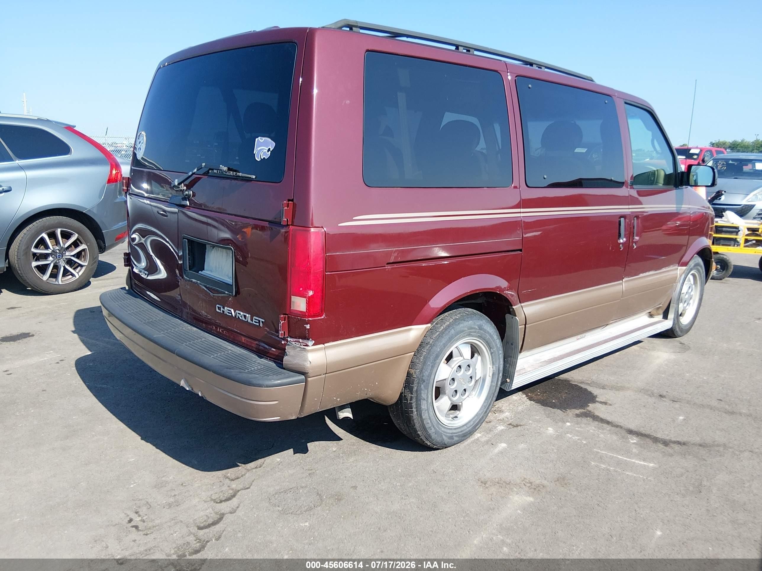 2003 Chevrolet Astro Passenger   Бордовый vin: 1GNDM19X03B147429