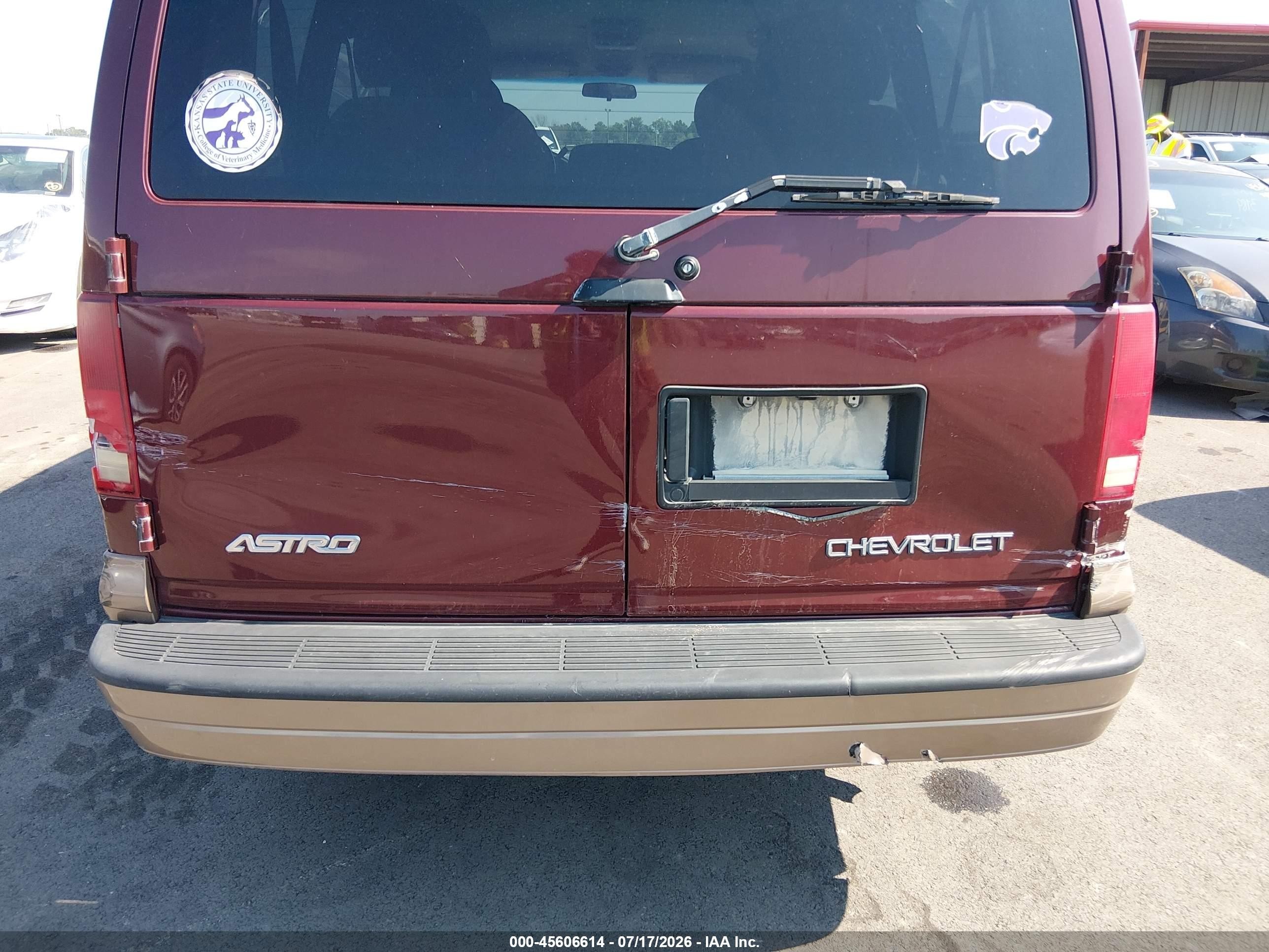 2003 Chevrolet Astro Passenger   Бордовый vin: 1GNDM19X03B147429