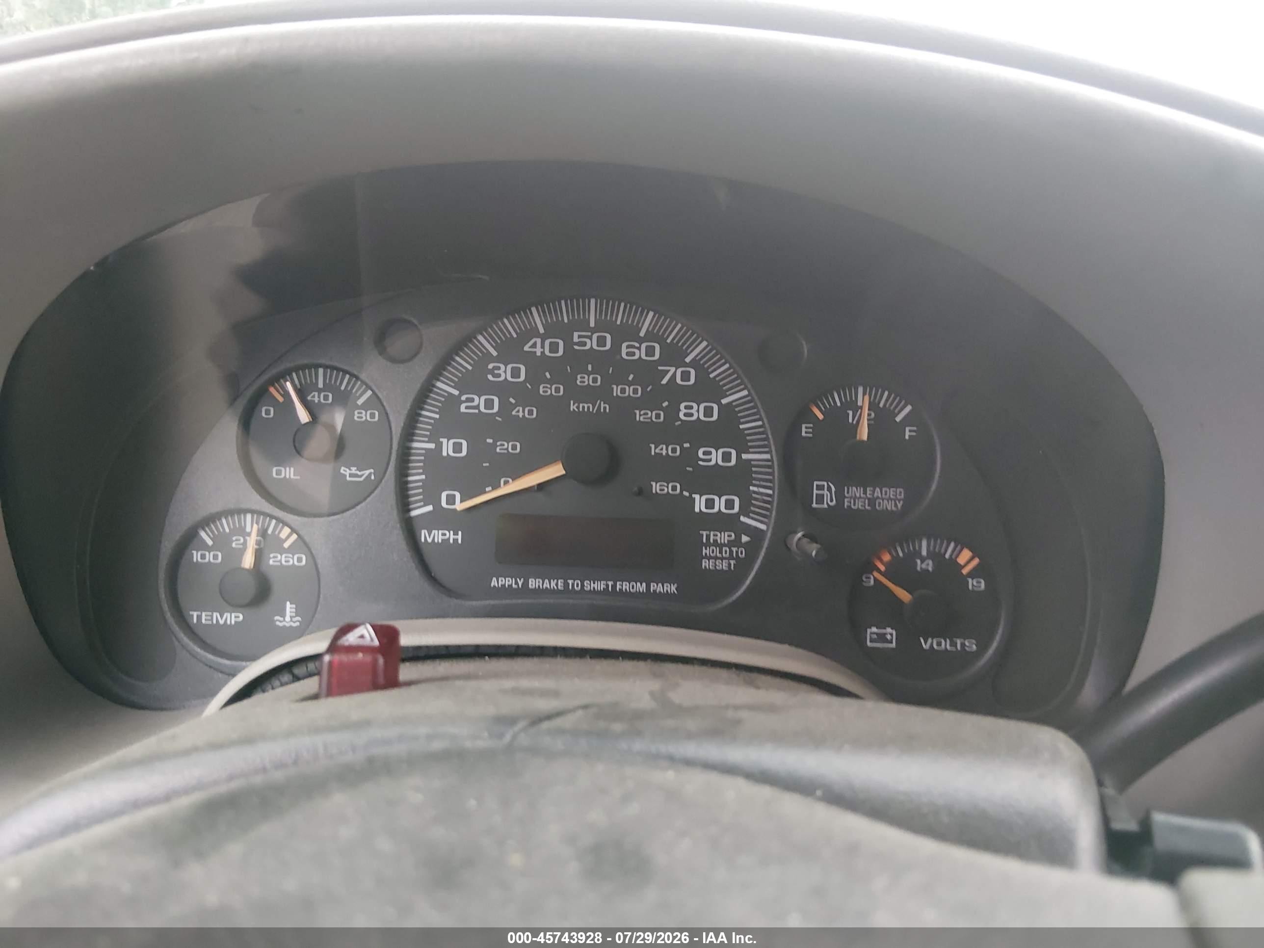 2005 Chevrolet Astro Passenger   White vin: 1GNDM19X05B125322