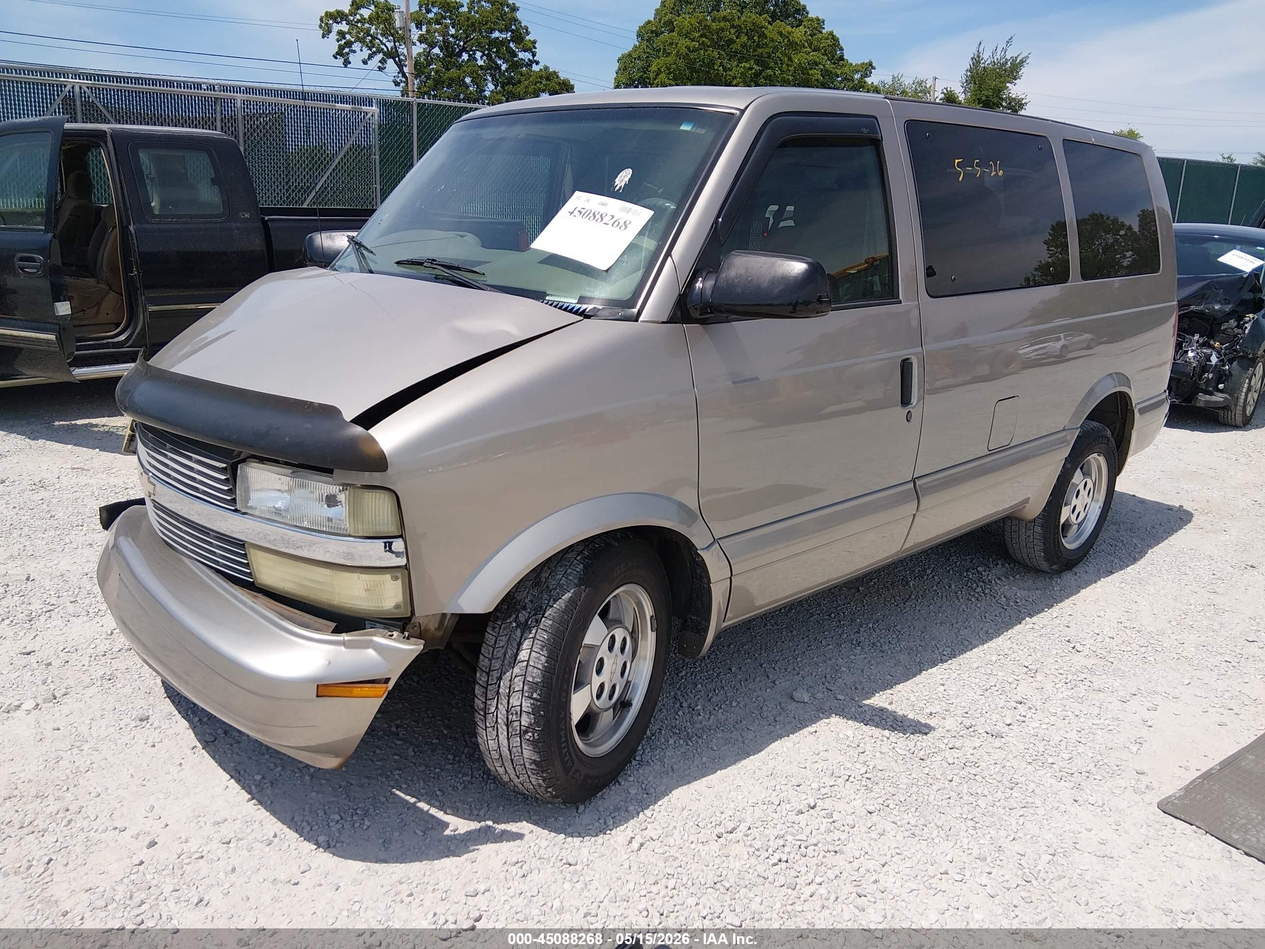 2003 Chevrolet Astro   Tan vin: 1GNDM19X33B141530