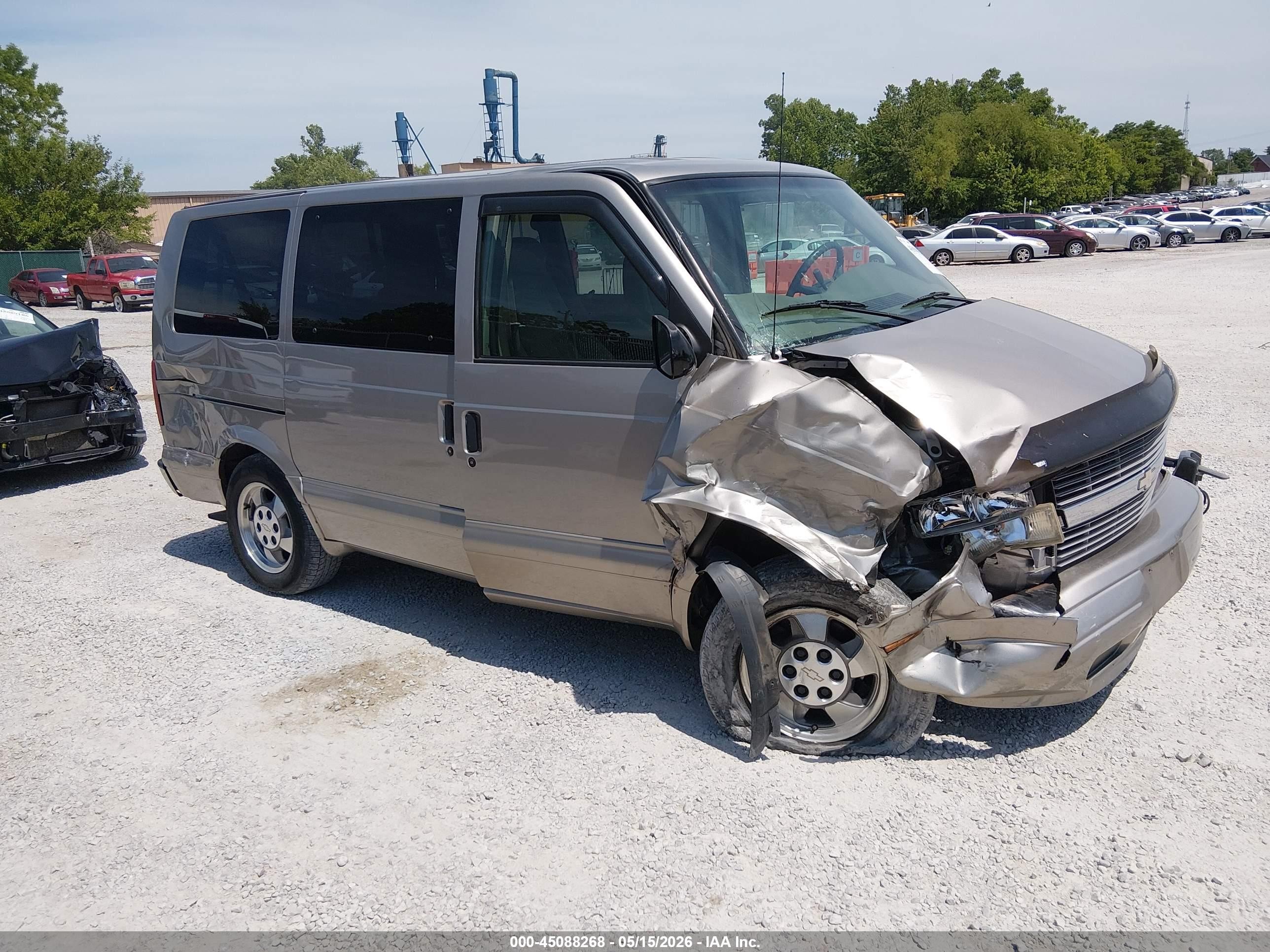 2003 Chevrolet Astro   Tan vin: 1GNDM19X33B141530