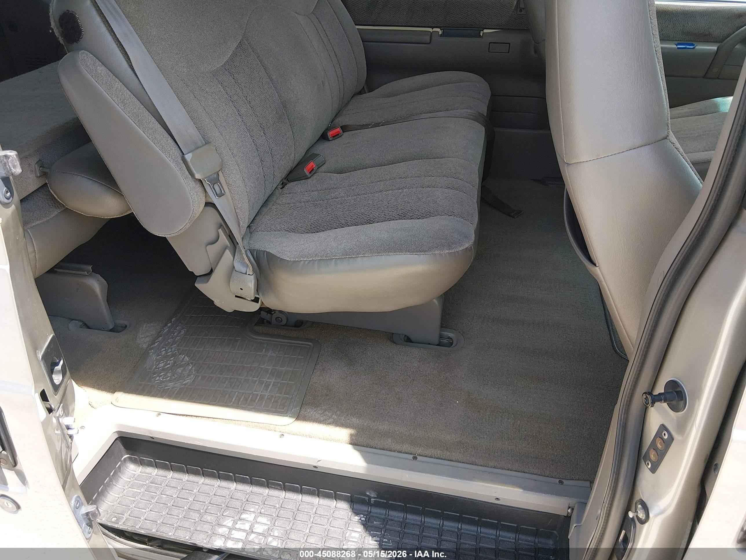 2003 Chevrolet Astro   Tan vin: 1GNDM19X33B141530