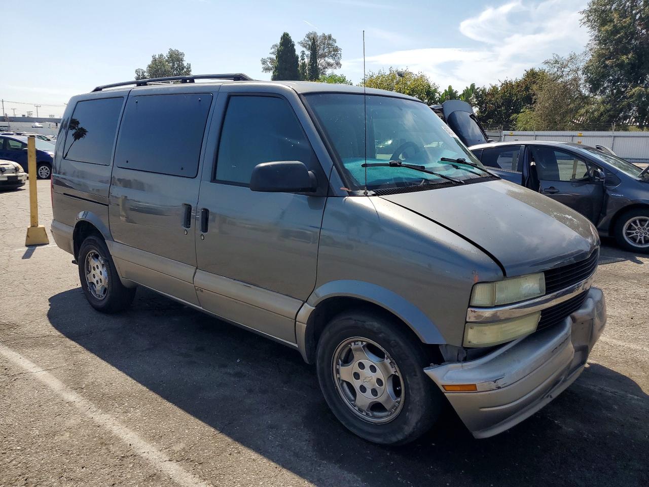 2004 Chevrolet Astro Gray vin: 1GNDM19X44B106478