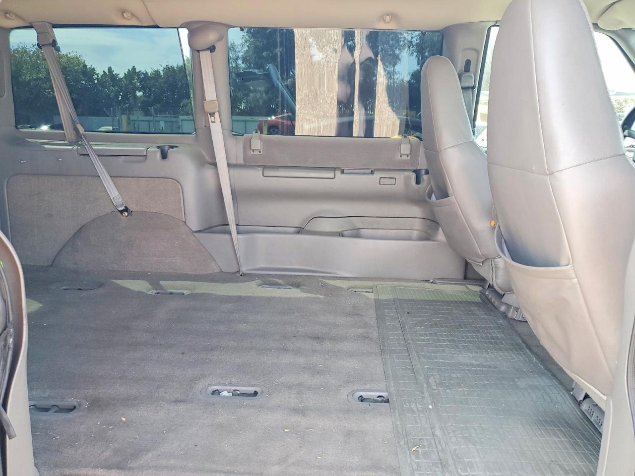 2004 Chevrolet Astro Gray vin: 1GNDM19X44B106478