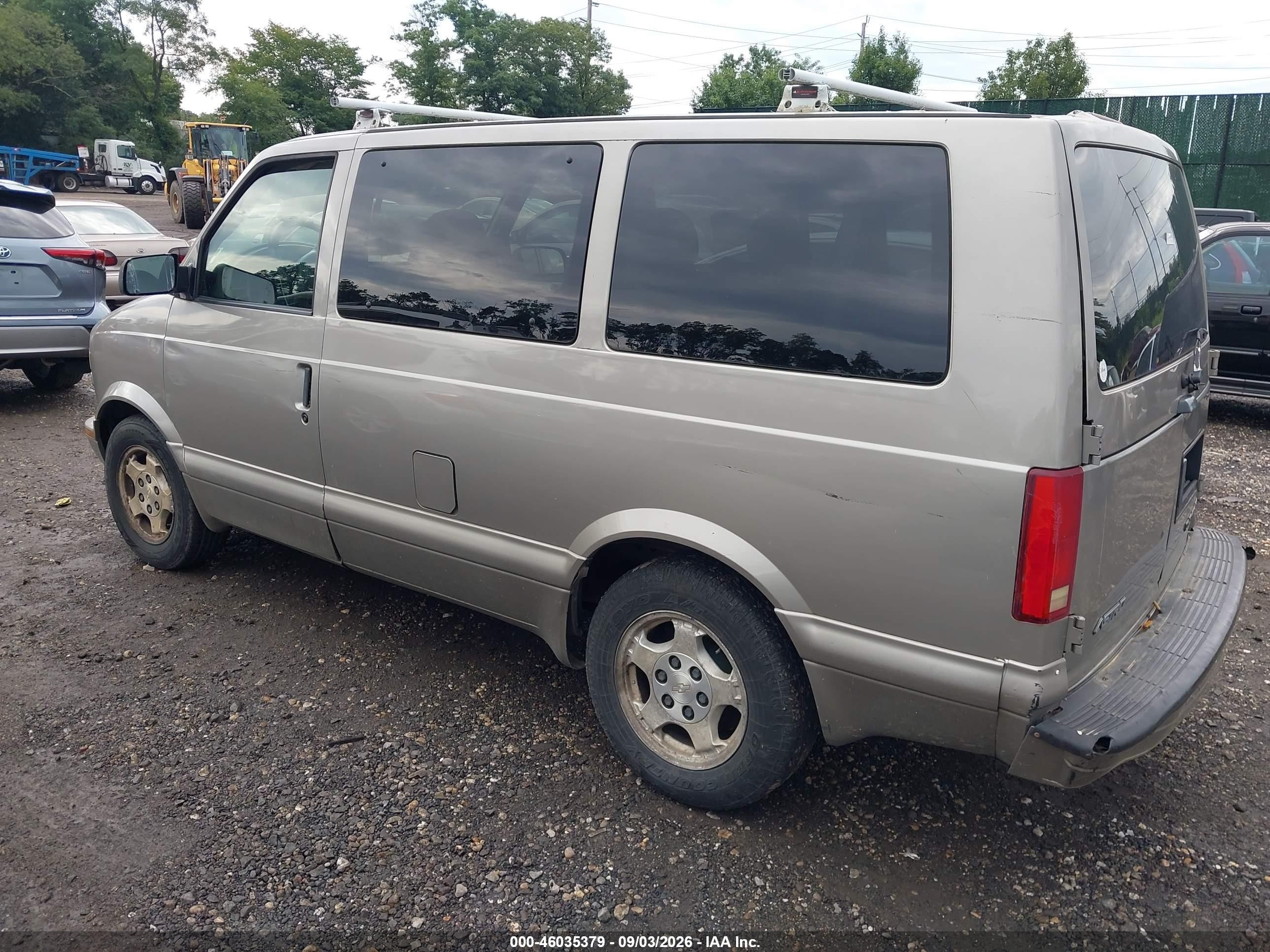 2004 Chevrolet Astro   Gray vin: 1GNDM19X44B130070