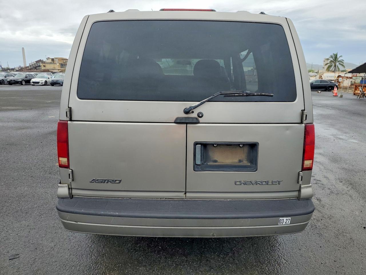 2005 Chev Astro Tan vin: 1GNDM19X45B127915
