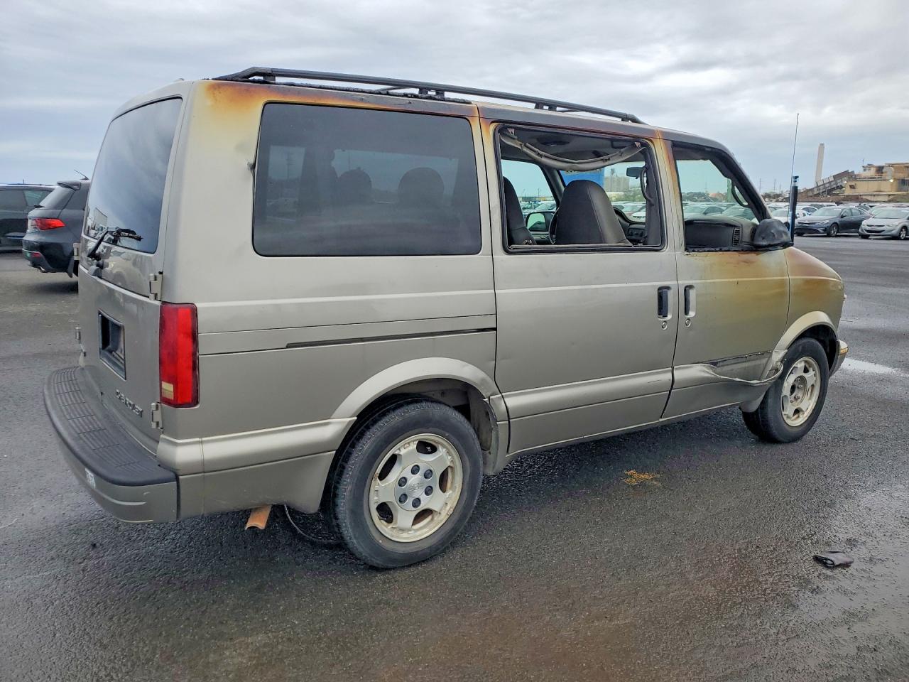 2005 Chev Astro Tan vin: 1GNDM19X45B127915