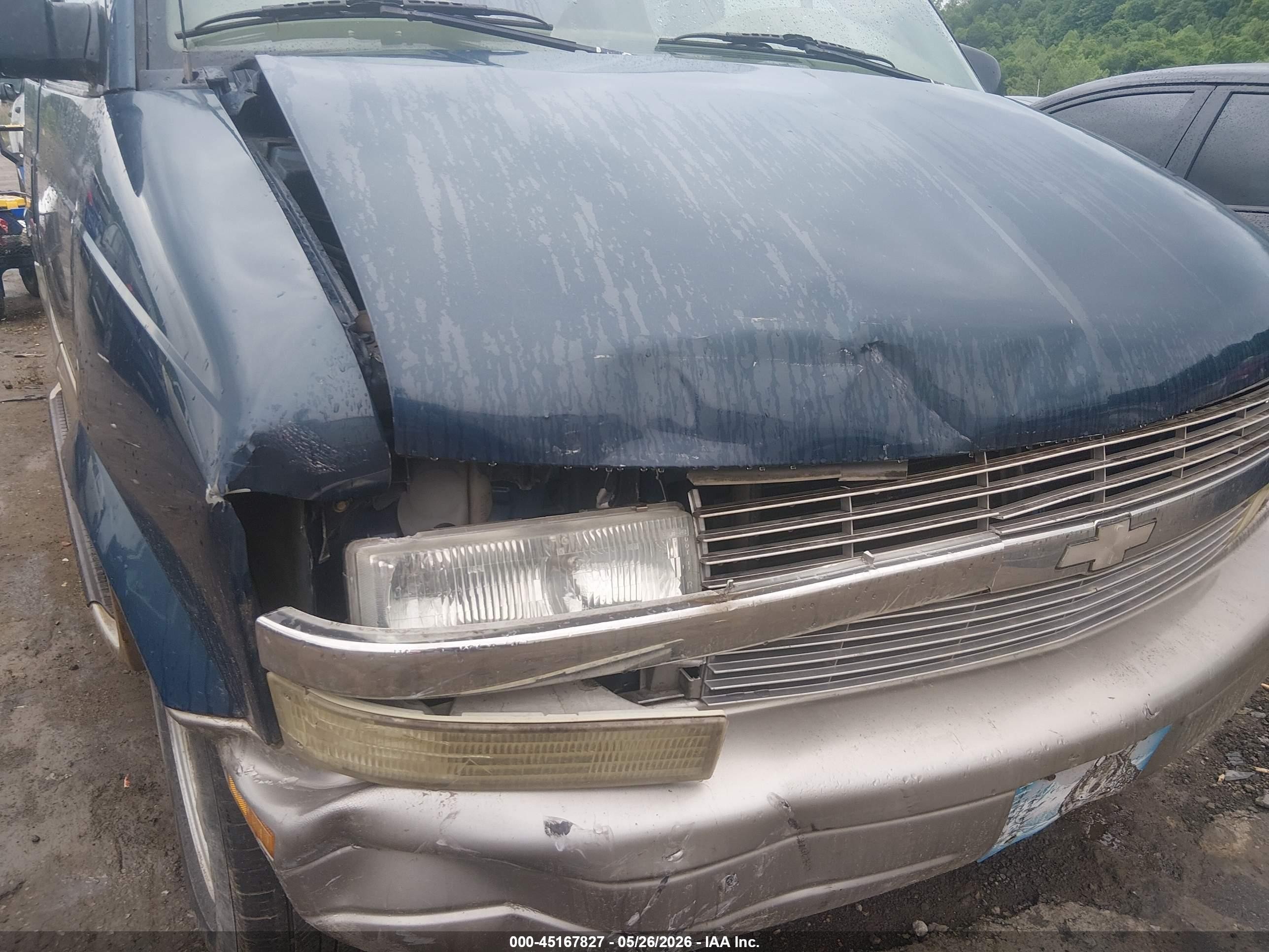 2004 Chevrolet Astro   Blue vin: 1GNDM19X64B105610