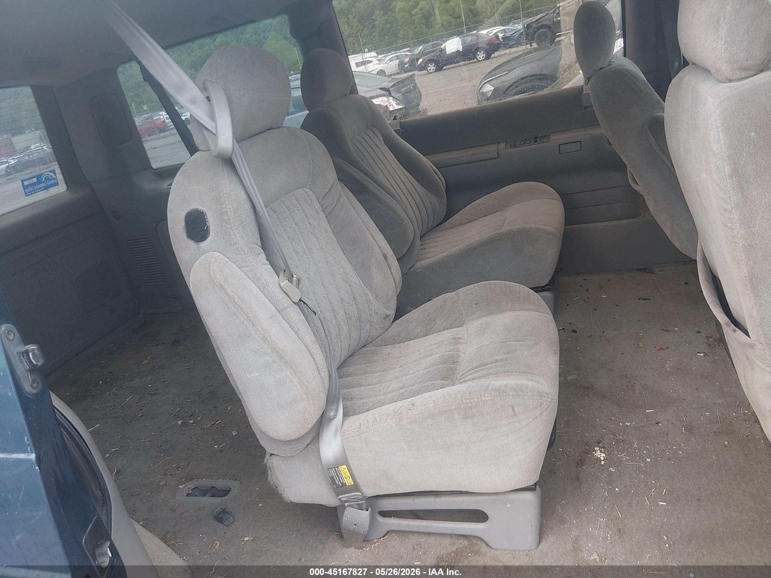 2004 Chevrolet Astro   Blue vin: 1GNDM19X64B105610