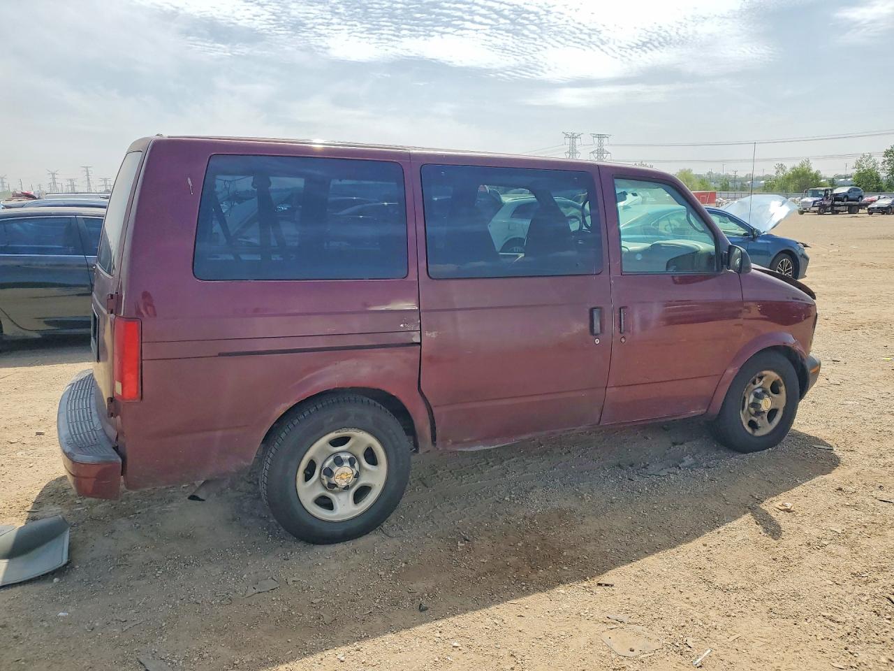 2004 Chevrolet Astro Maroon vin: 1GNDM19X64B111469