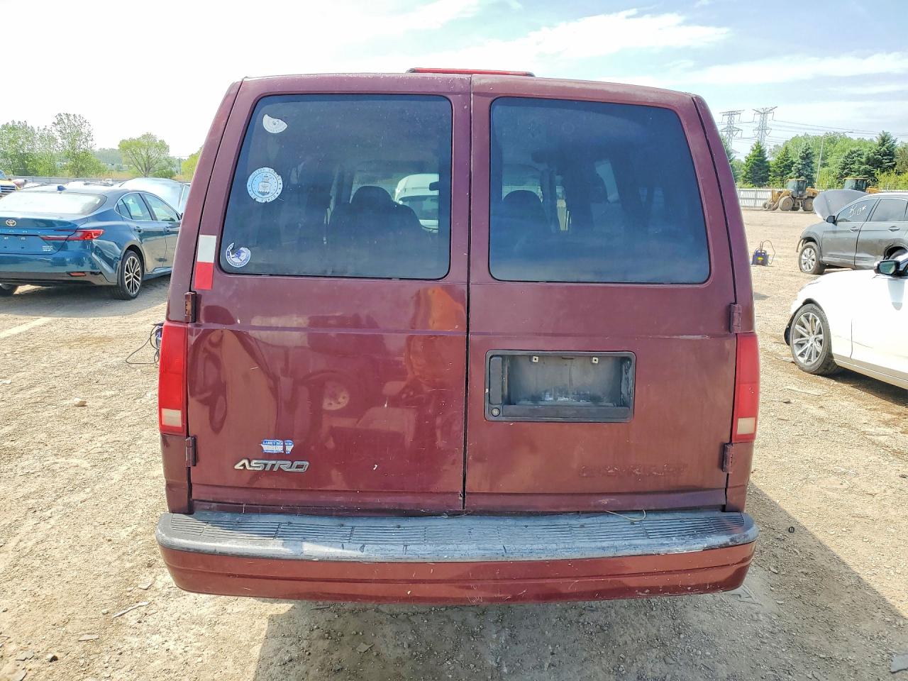 2004 Chevrolet Astro Maroon vin: 1GNDM19X64B111469