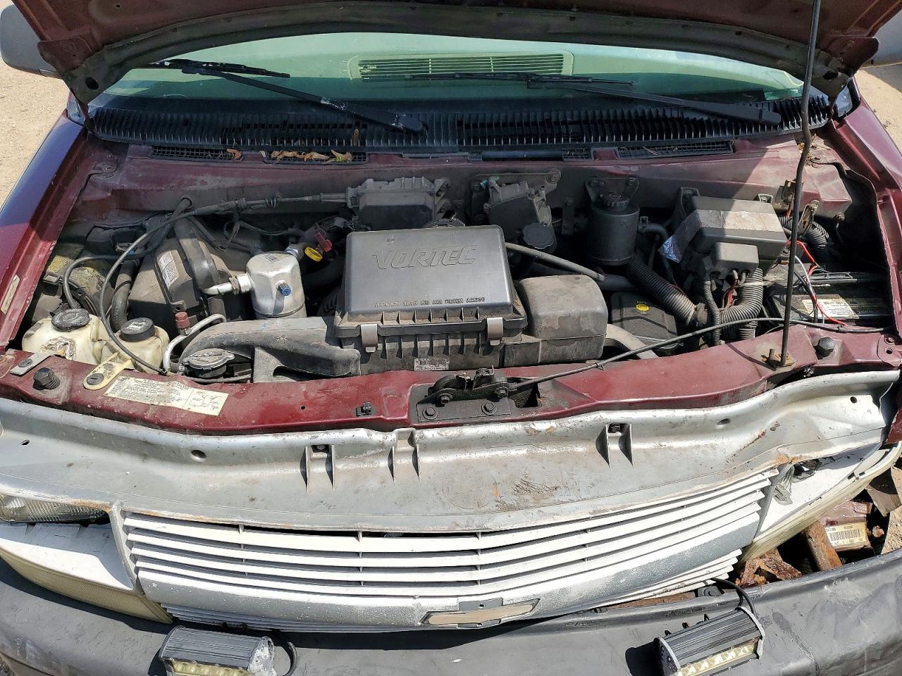 2004 Chevrolet Astro Maroon vin: 1GNDM19X64B111469