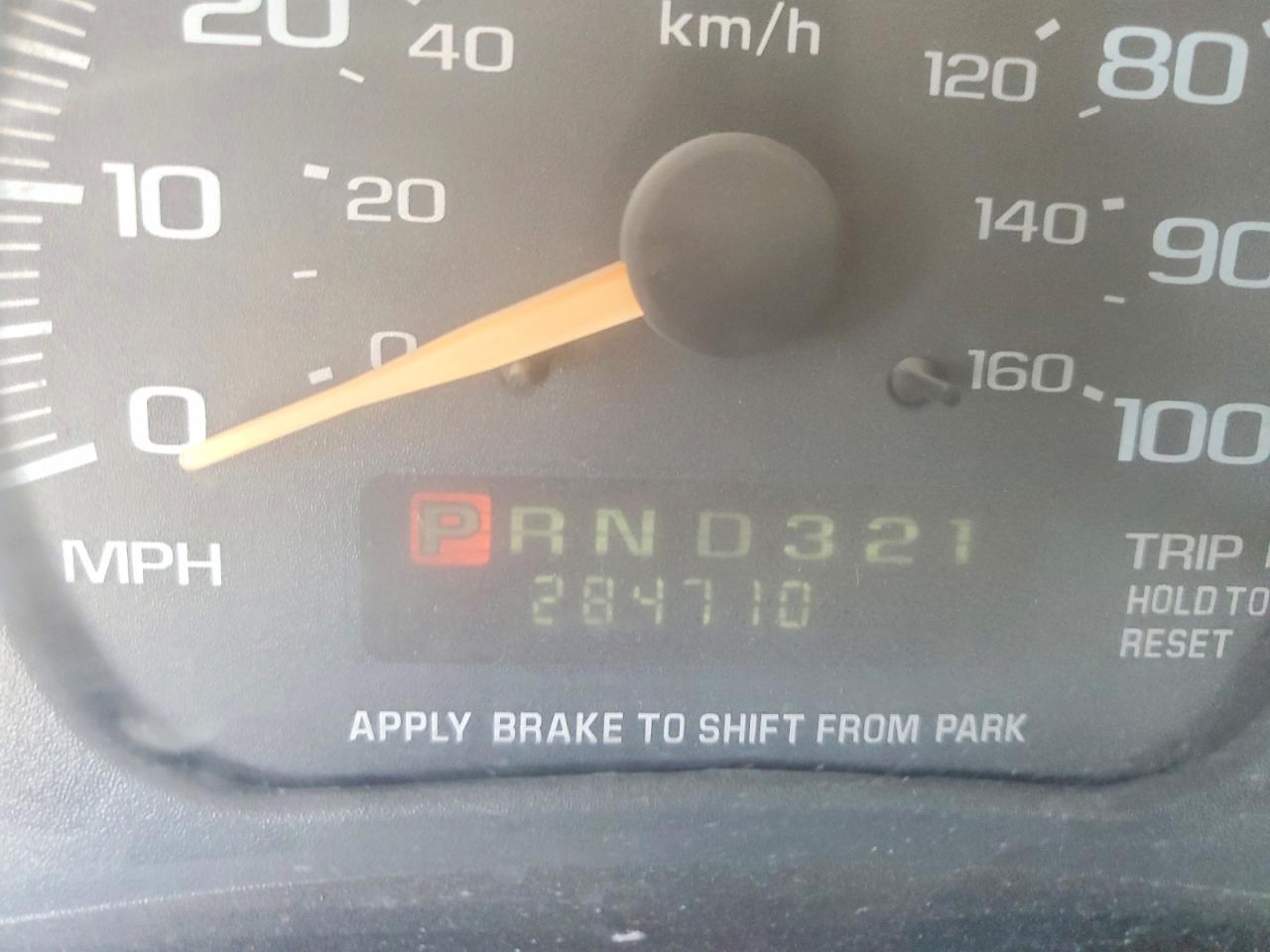 2004 Chevrolet Astro Maroon vin: 1GNDM19X64B111469